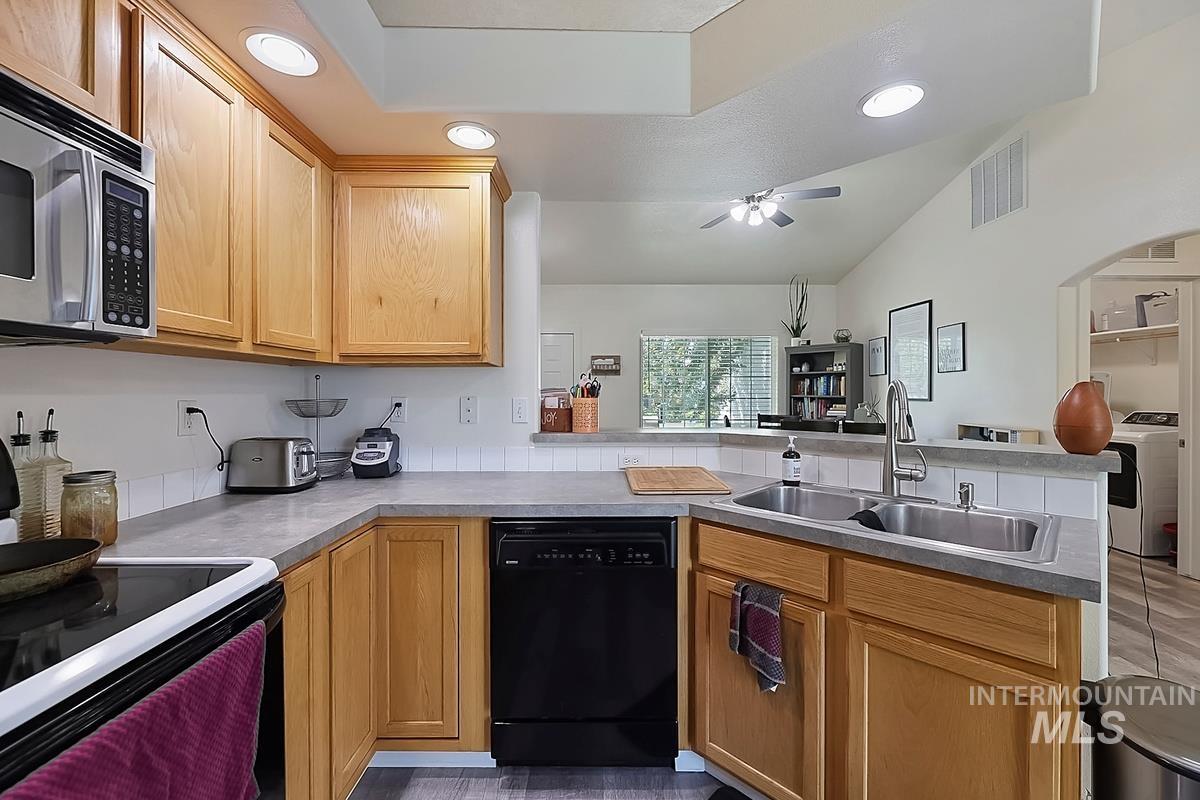 3700 E Downs Ave., Nampa, Idaho 83686, 3 Bedrooms, 2 Bathrooms, Residential For Sale, Price $374,000,MLS 99002558