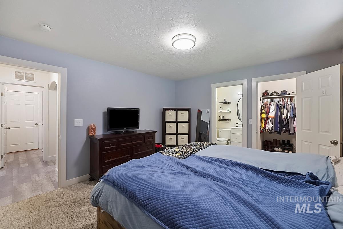 3700 E Downs Ave., Nampa, Idaho 83686, 3 Bedrooms, 2 Bathrooms, Residential For Sale, Price $374,000,MLS 99002558