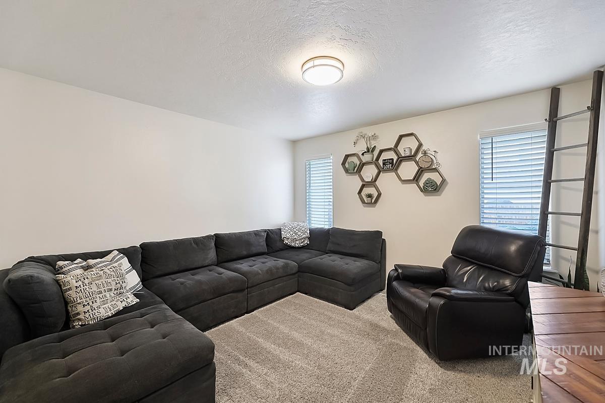 3700 E Downs Ave., Nampa, Idaho 83686, 3 Bedrooms, 2 Bathrooms, Residential For Sale, Price $374,000,MLS 99002558