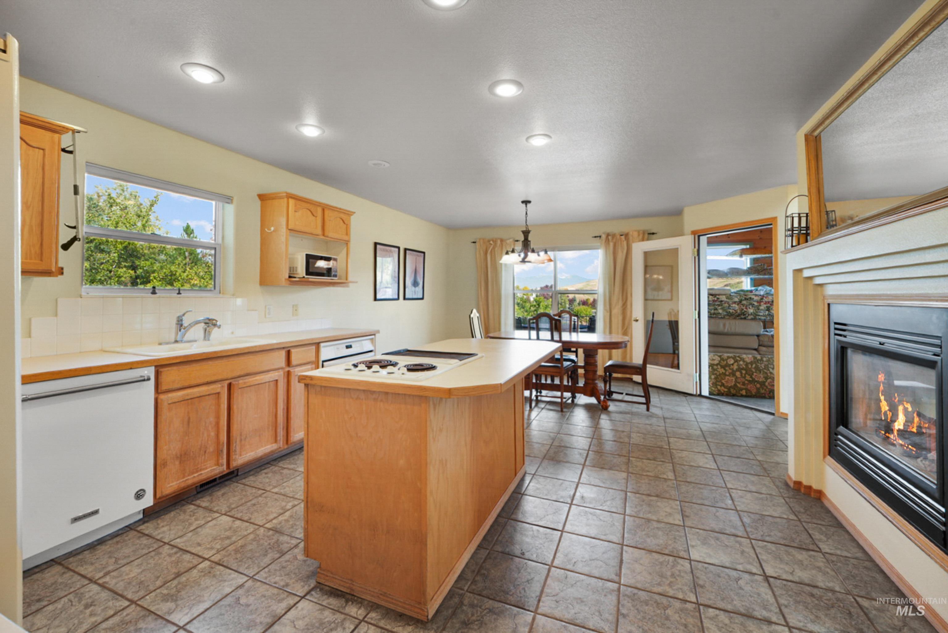 796 Panorama Drive, Moscow, Idaho 83843, 3 Bedrooms, 3 Bathrooms, Residential For Sale, Price $629,000, 99002559