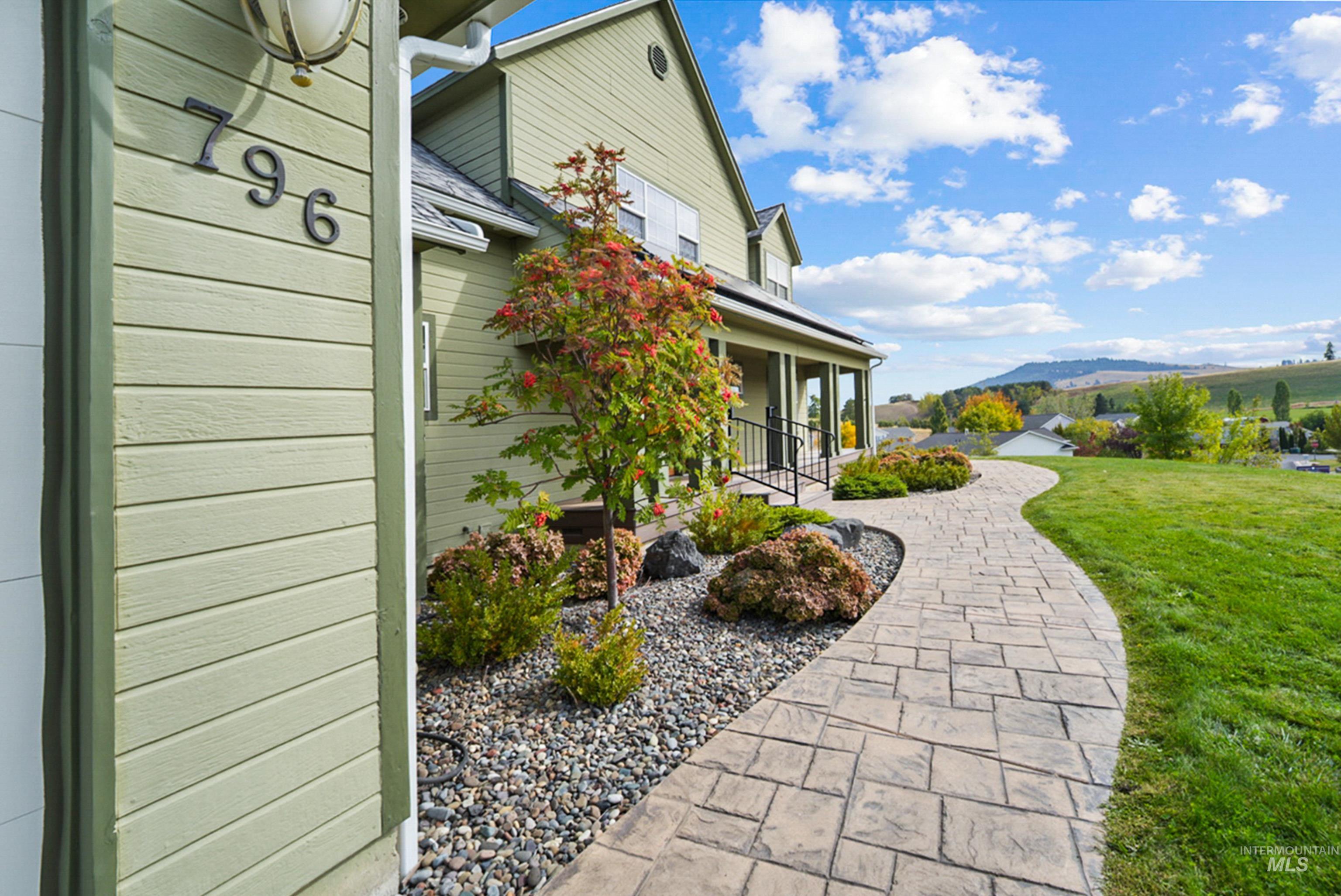 796 Panorama Drive, Moscow, Idaho 83843, 3 Bedrooms, 3 Bathrooms, Residential For Sale, Price $629,000, 99002559