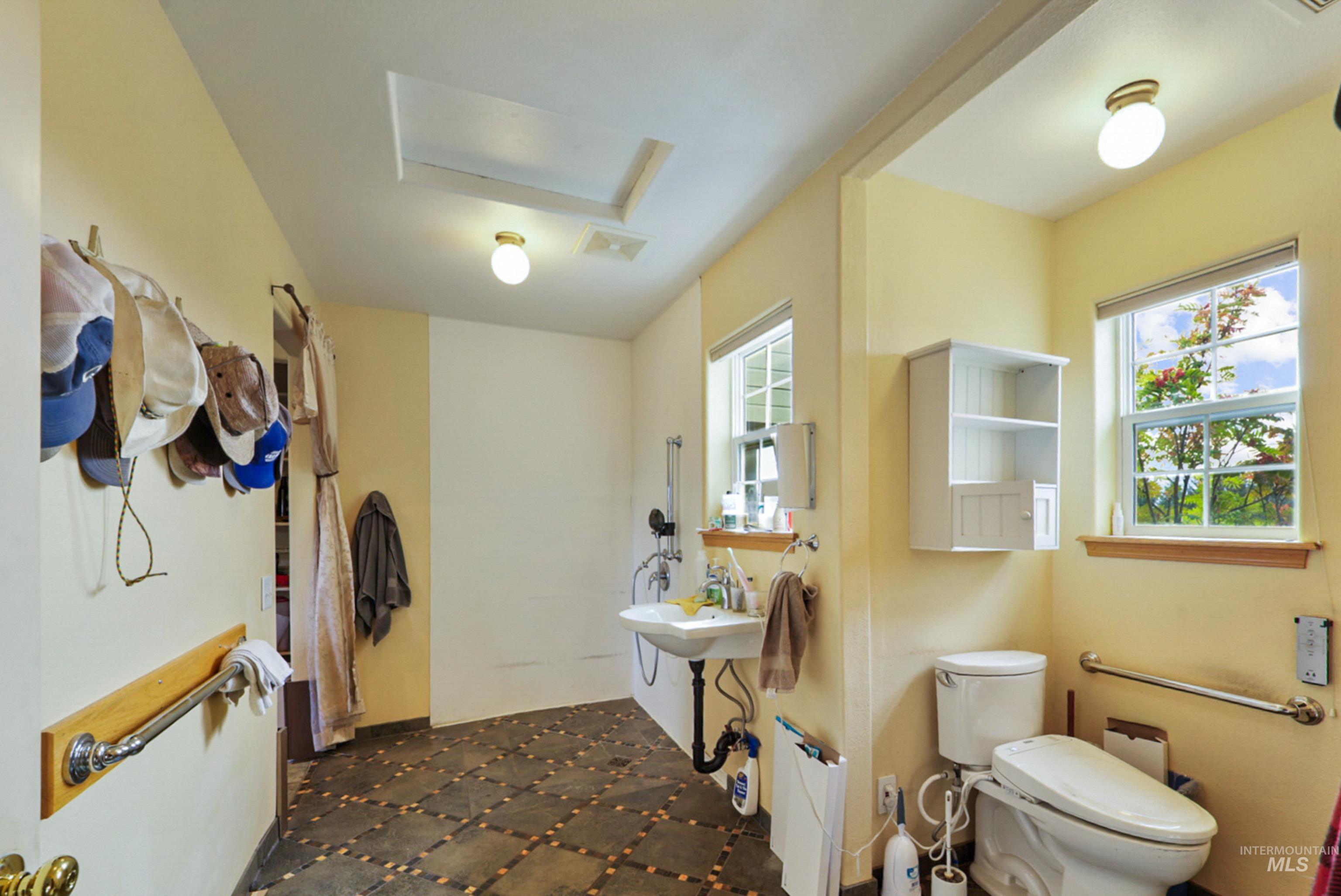 796 Panorama Drive, Moscow, Idaho 83843, 3 Bedrooms, 3 Bathrooms, Residential For Sale, Price $629,000, 99002559