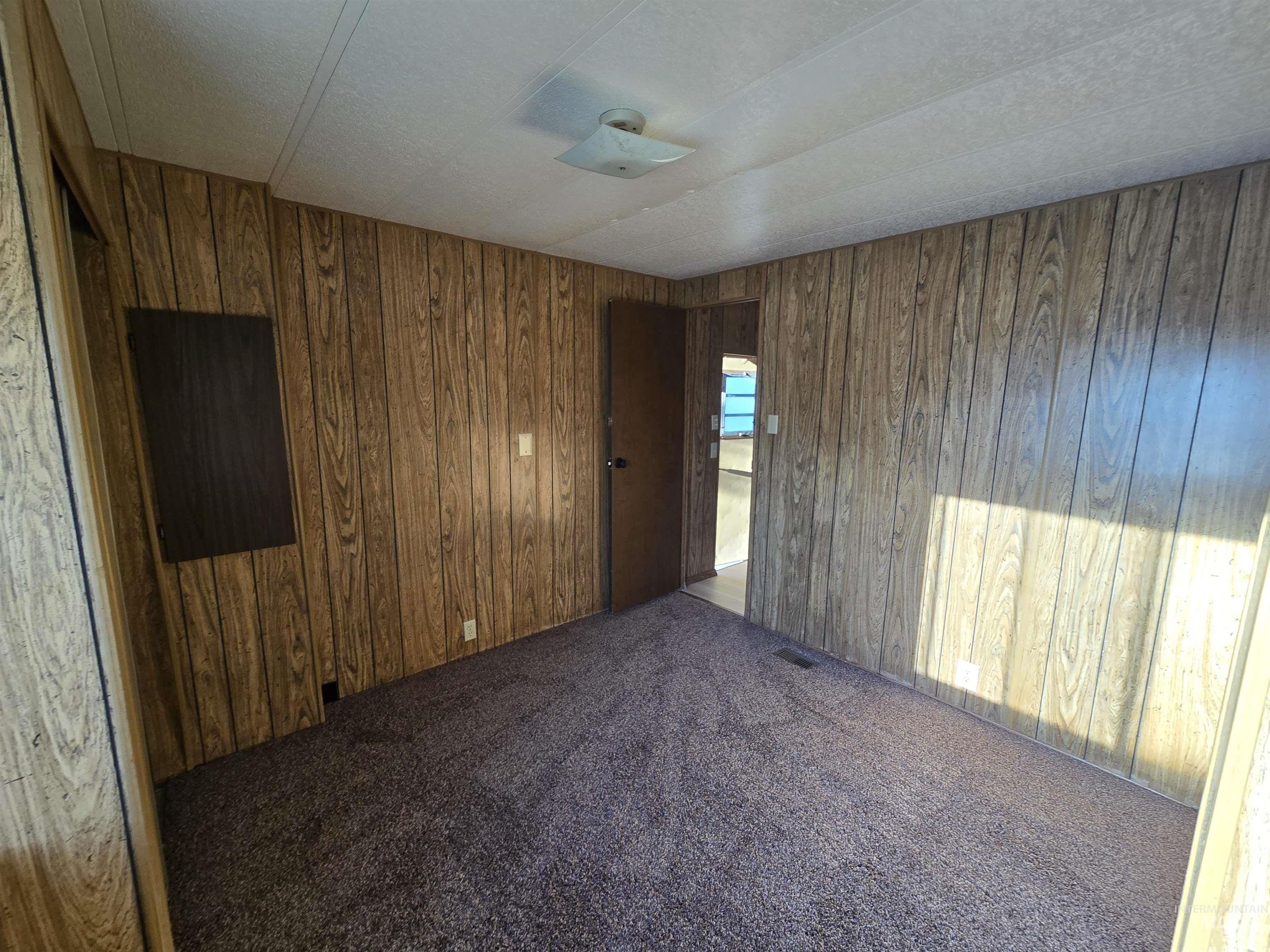 198 South Hills Road, Twin Falls, Idaho 83301, 3 Bedrooms, 1 Bathroom, Residential For Sale, Price $40,000,MLS 99002560