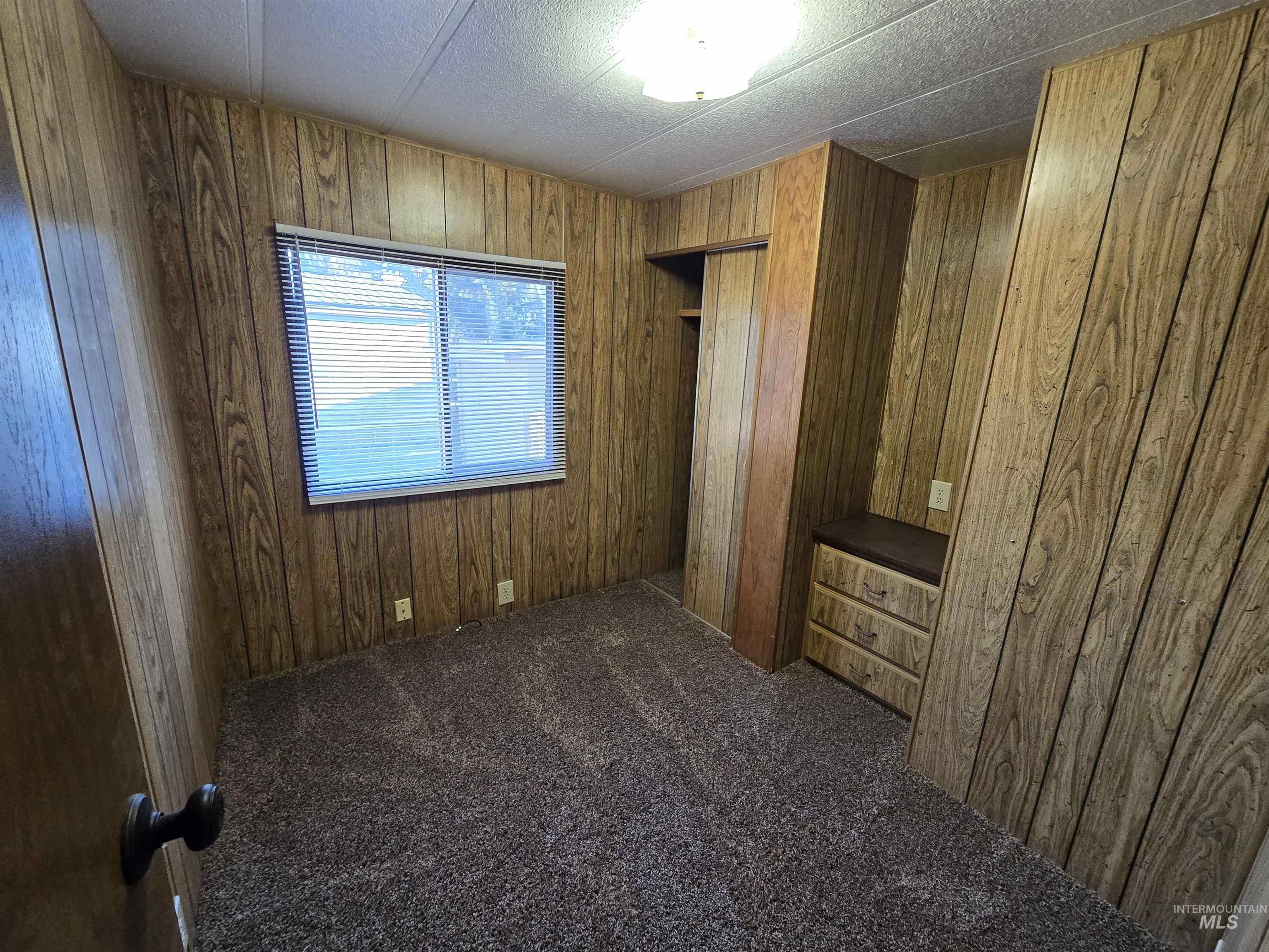 198 South Hills Road, Twin Falls, Idaho 83301, 3 Bedrooms, 1 Bathroom, Residential For Sale, Price $40,000,MLS 99002560