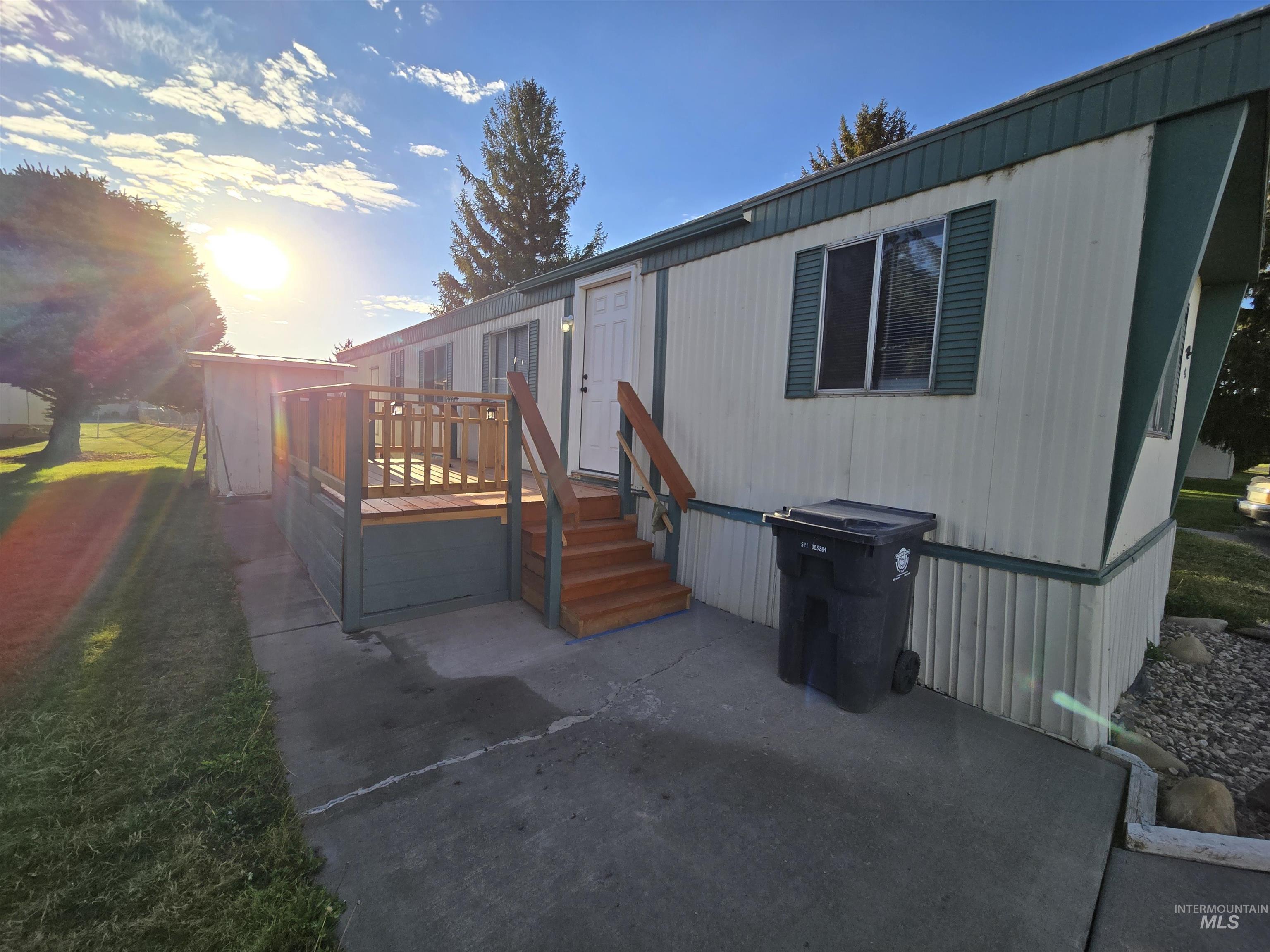 198 South Hills Road, Twin Falls, Idaho 83301, 3 Bedrooms, 1 Bathroom, Residential For Sale, Price $40,000,MLS 99002560