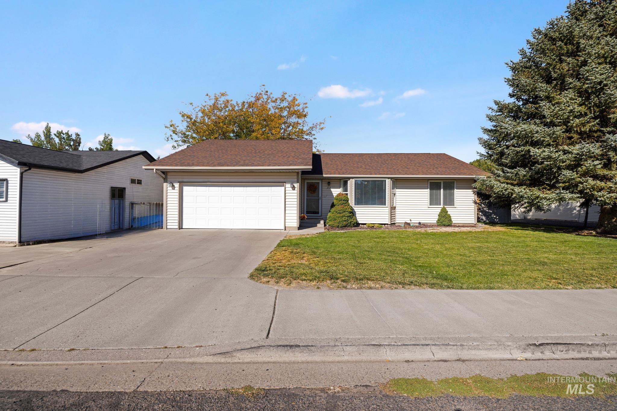 253 Coronado Ave, Twin Falls, Idaho 83301, 3 Bedrooms, 2 Bathrooms, Residential For Sale, Price $385,000,MLS 99002562