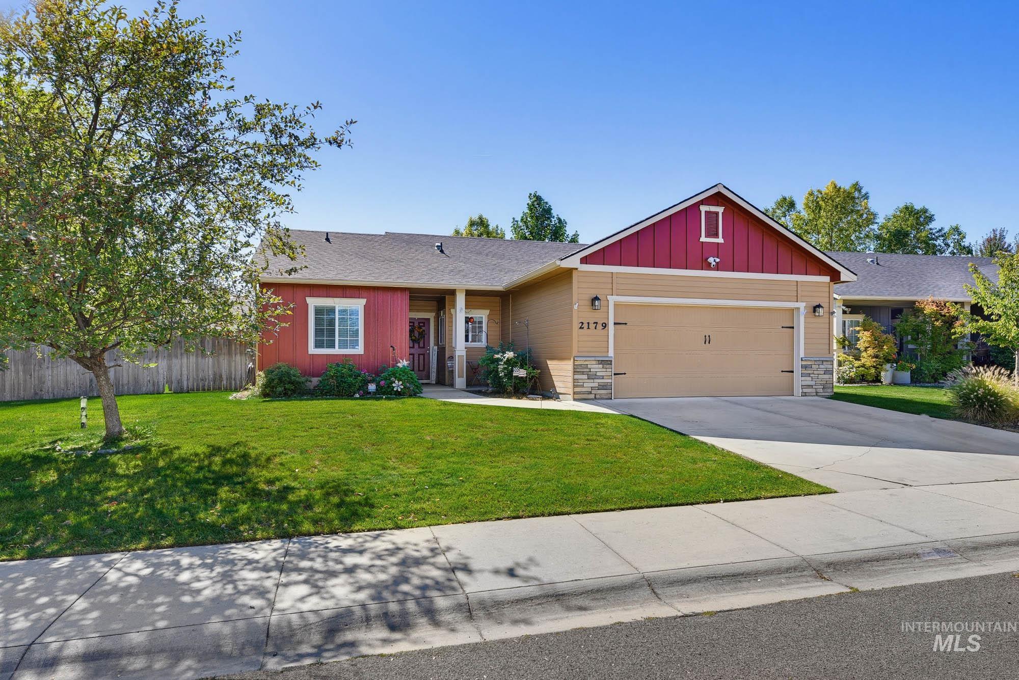 2179 W Fieldstream Dr, Meridian, Idaho 83646, 3 Bedrooms, 2 Bathrooms, Residential For Sale, Price $429,900,MLS 99002563