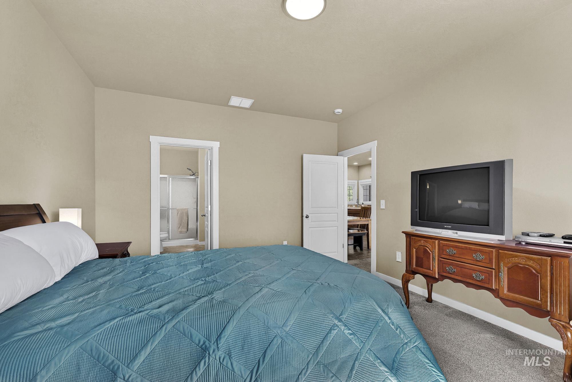 2179 W Fieldstream Dr, Meridian, Idaho 83646, 3 Bedrooms, 2 Bathrooms, Residential For Sale, Price $429,900,MLS 99002563