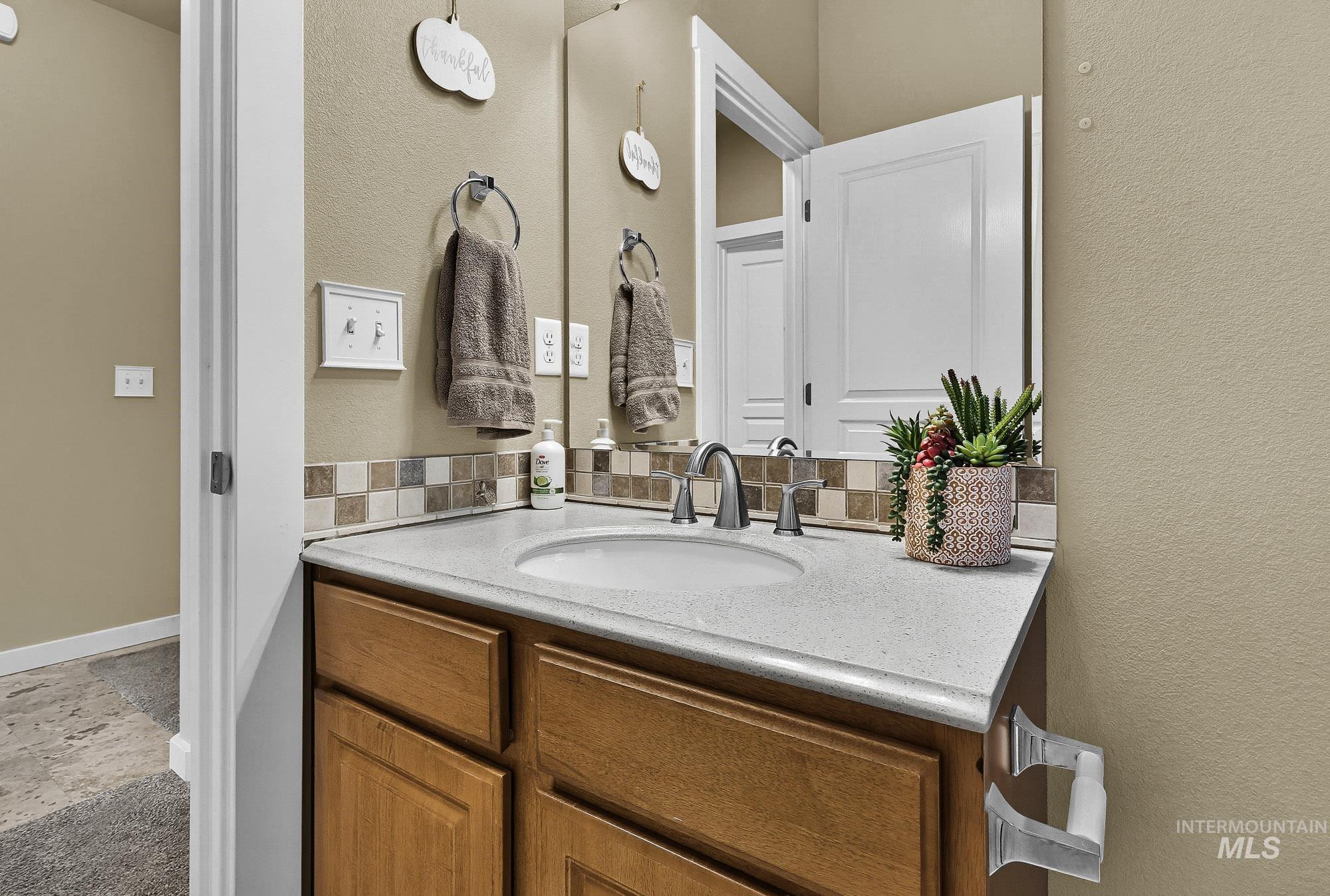 2179 W Fieldstream Dr, Meridian, Idaho 83646, 3 Bedrooms, 2 Bathrooms, Residential For Sale, Price $429,900,MLS 99002563