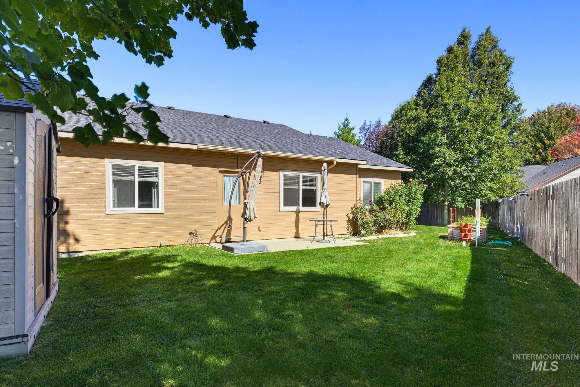 2179 W Fieldstream Dr, Meridian, Idaho 83646, 3 Bedrooms, 2 Bathrooms, Residential For Sale, Price $429,900,MLS 99002563