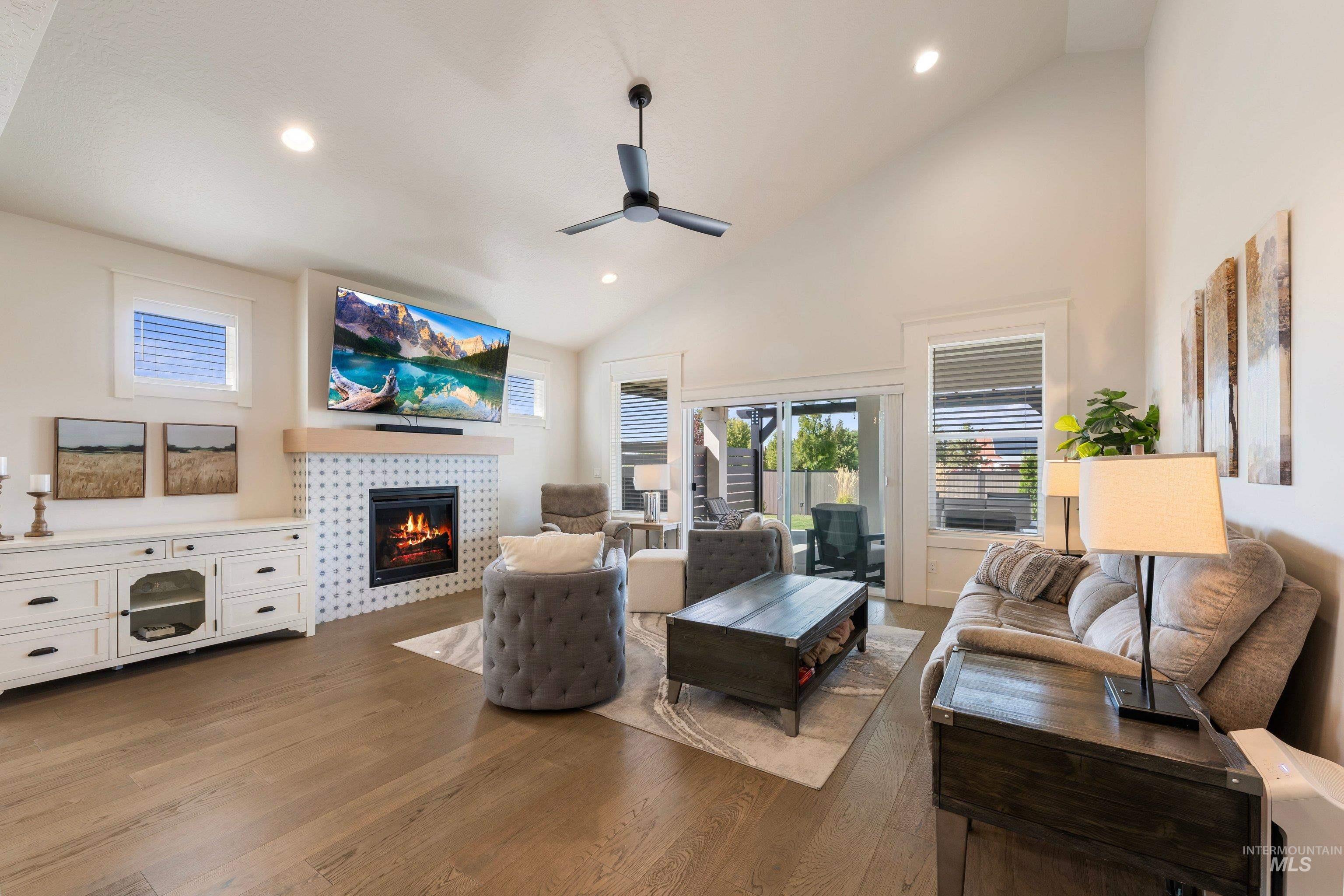 6874 W Los Flores Drive, Meridian, Idaho 83646, 3 Bedrooms, 2.5 Bathrooms, Residential For Sale, Price $710,000,MLS 99002564