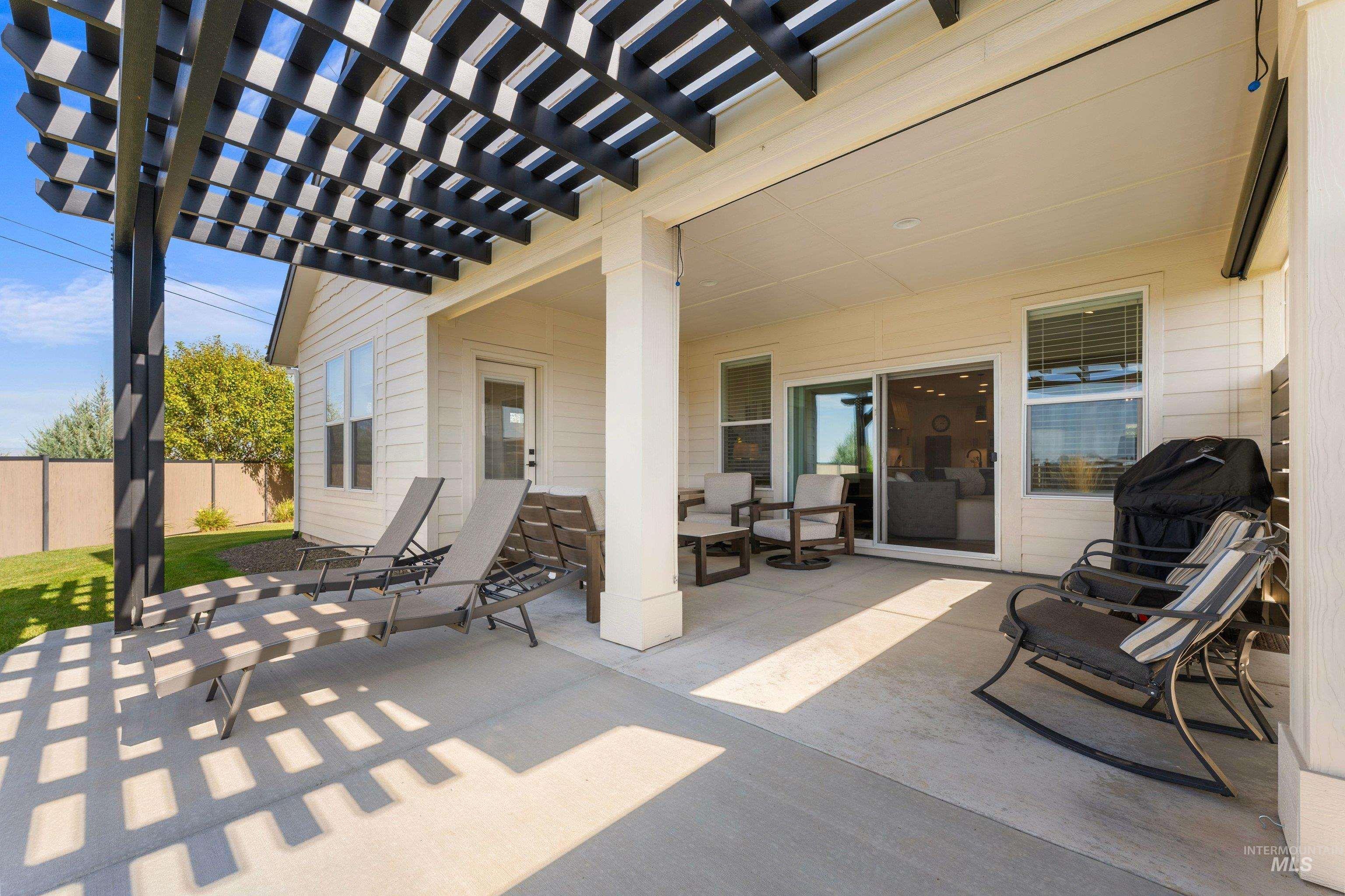 6874 W Los Flores Drive, Meridian, Idaho 83646, 3 Bedrooms, 2.5 Bathrooms, Residential For Sale, Price $710,000,MLS 99002564