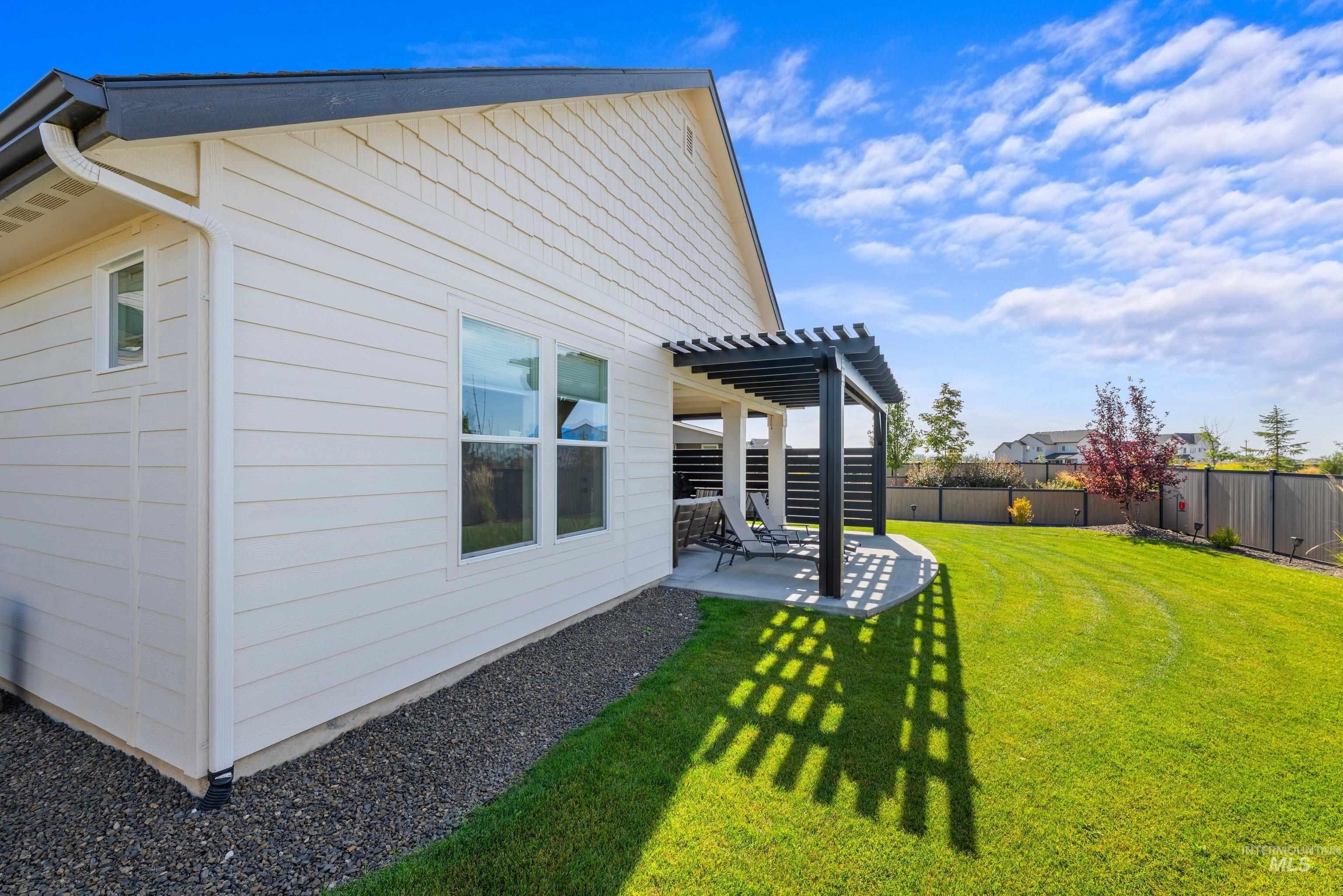 6874 W Los Flores Drive, Meridian, Idaho 83646, 3 Bedrooms, 2.5 Bathrooms, Residential For Sale, Price $710,000,MLS 99002564