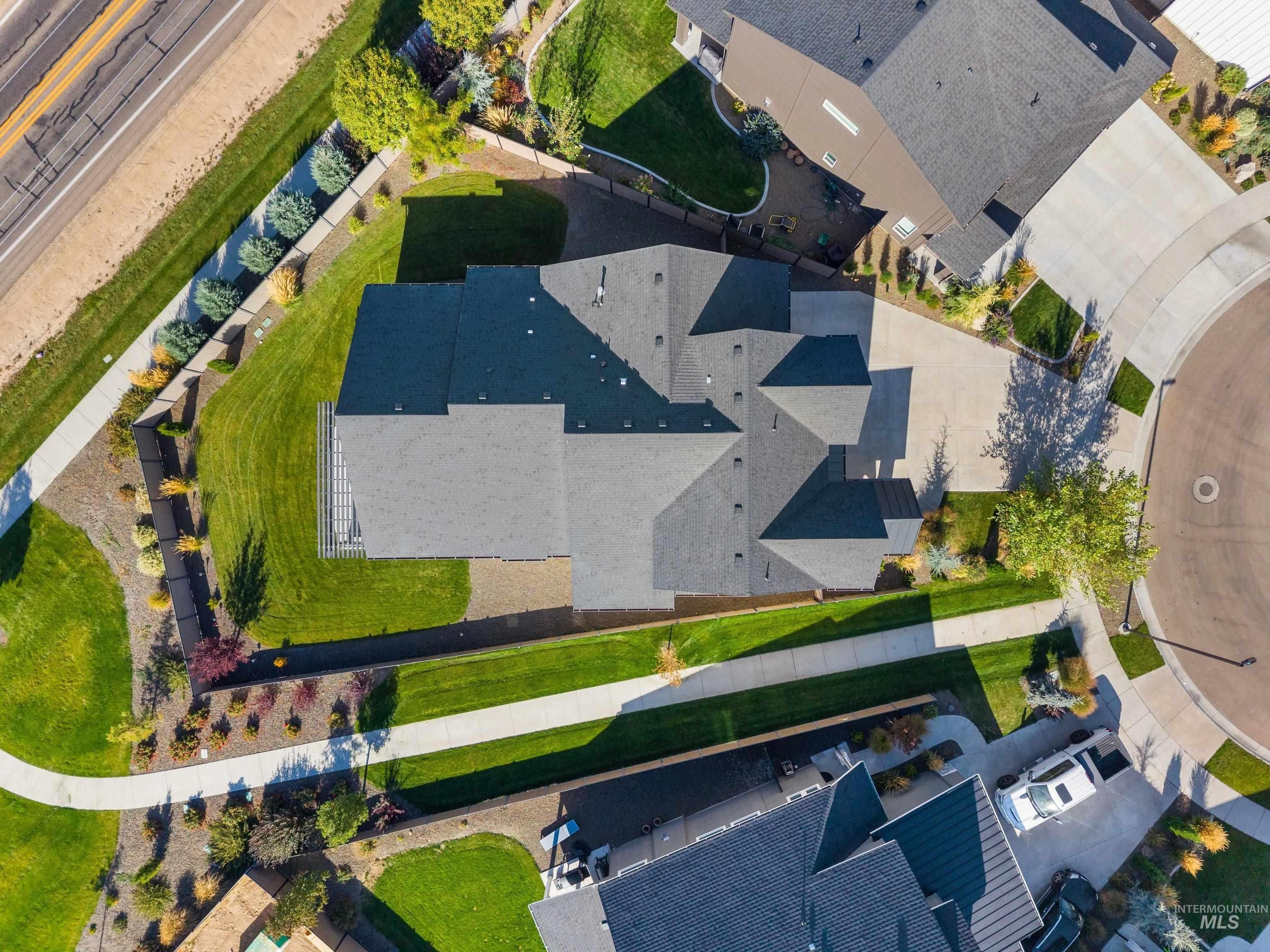 6874 W Los Flores Drive, Meridian, Idaho 83646, 3 Bedrooms, 2.5 Bathrooms, Residential For Sale, Price $710,000,MLS 99002564