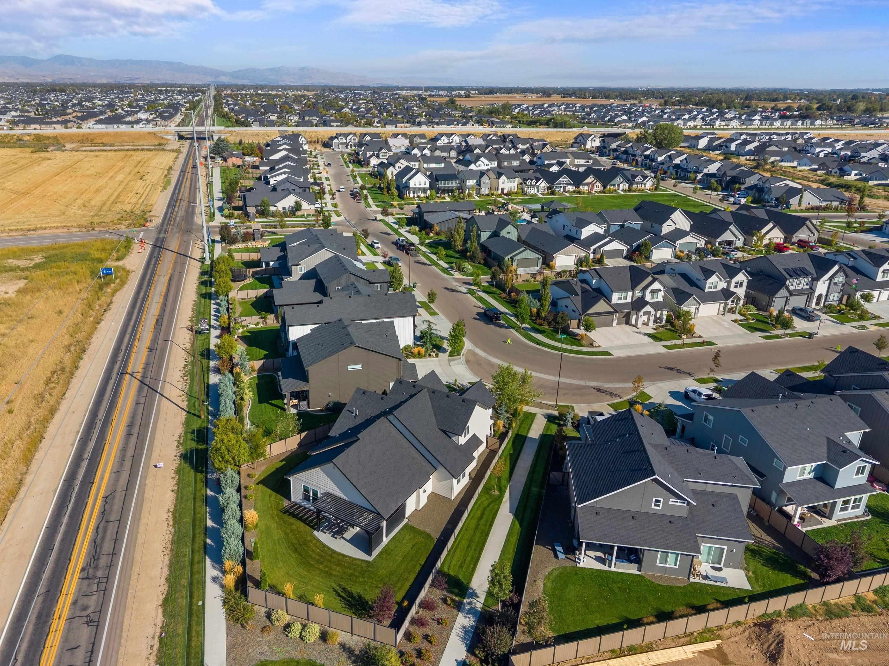 6874 W Los Flores Drive, Meridian, Idaho 83646, 3 Bedrooms, 2.5 Bathrooms, Residential For Sale, Price $710,000,MLS 99002564