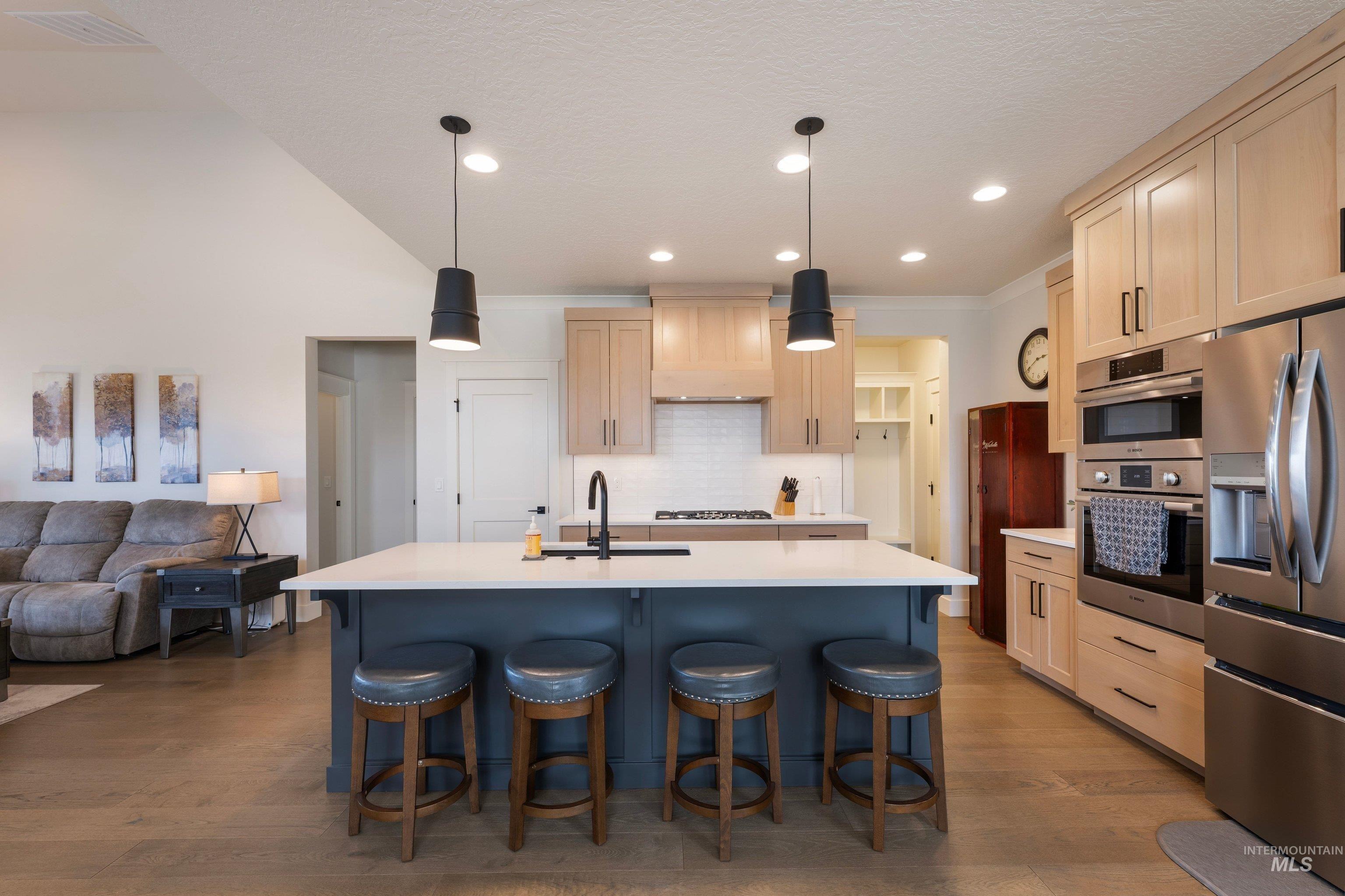 6874 W Los Flores Drive, Meridian, Idaho 83646, 3 Bedrooms, 2.5 Bathrooms, Residential For Sale, Price $710,000,MLS 99002564