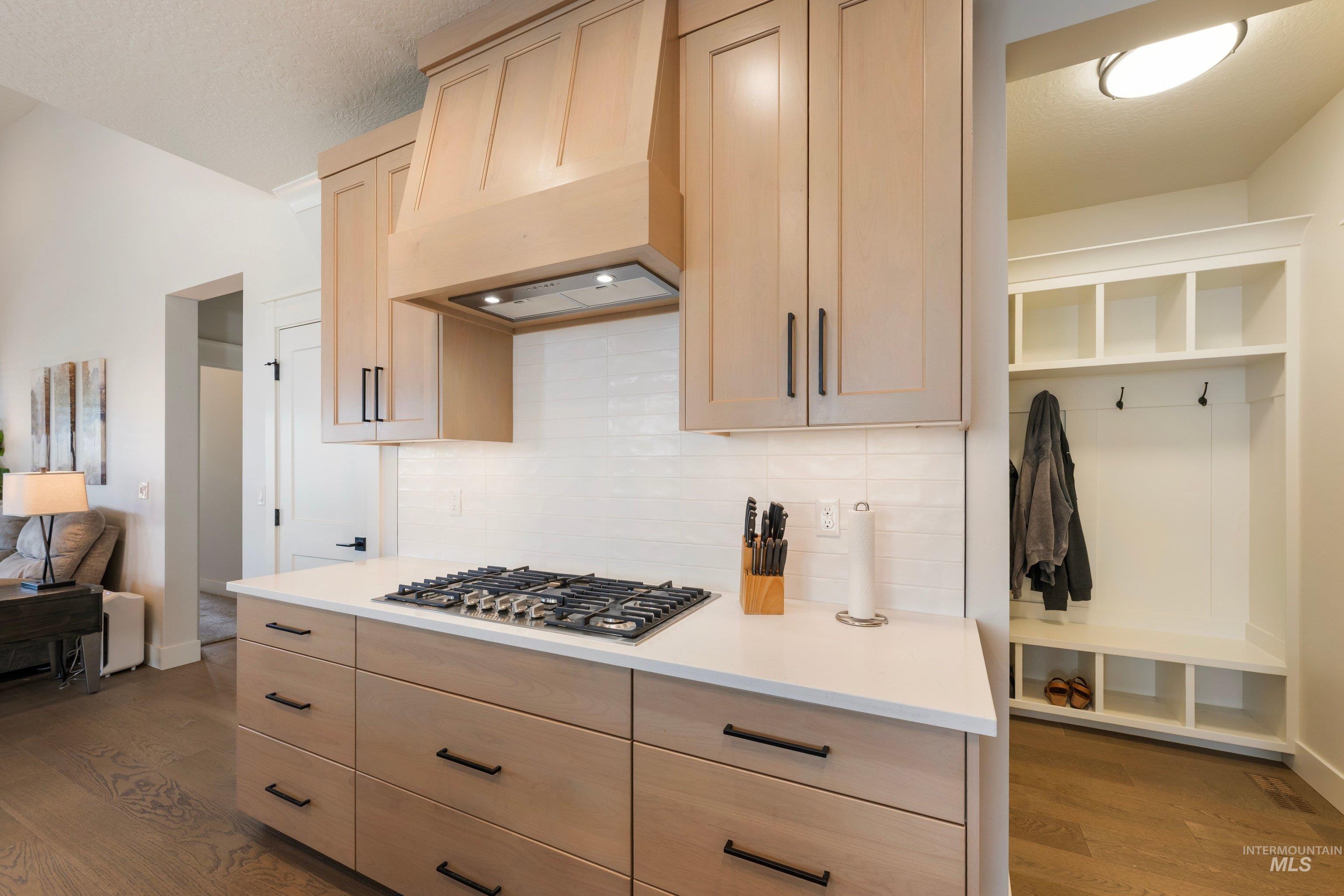 6874 W Los Flores Drive, Meridian, Idaho 83646, 3 Bedrooms, 2.5 Bathrooms, Residential For Sale, Price $710,000,MLS 99002564