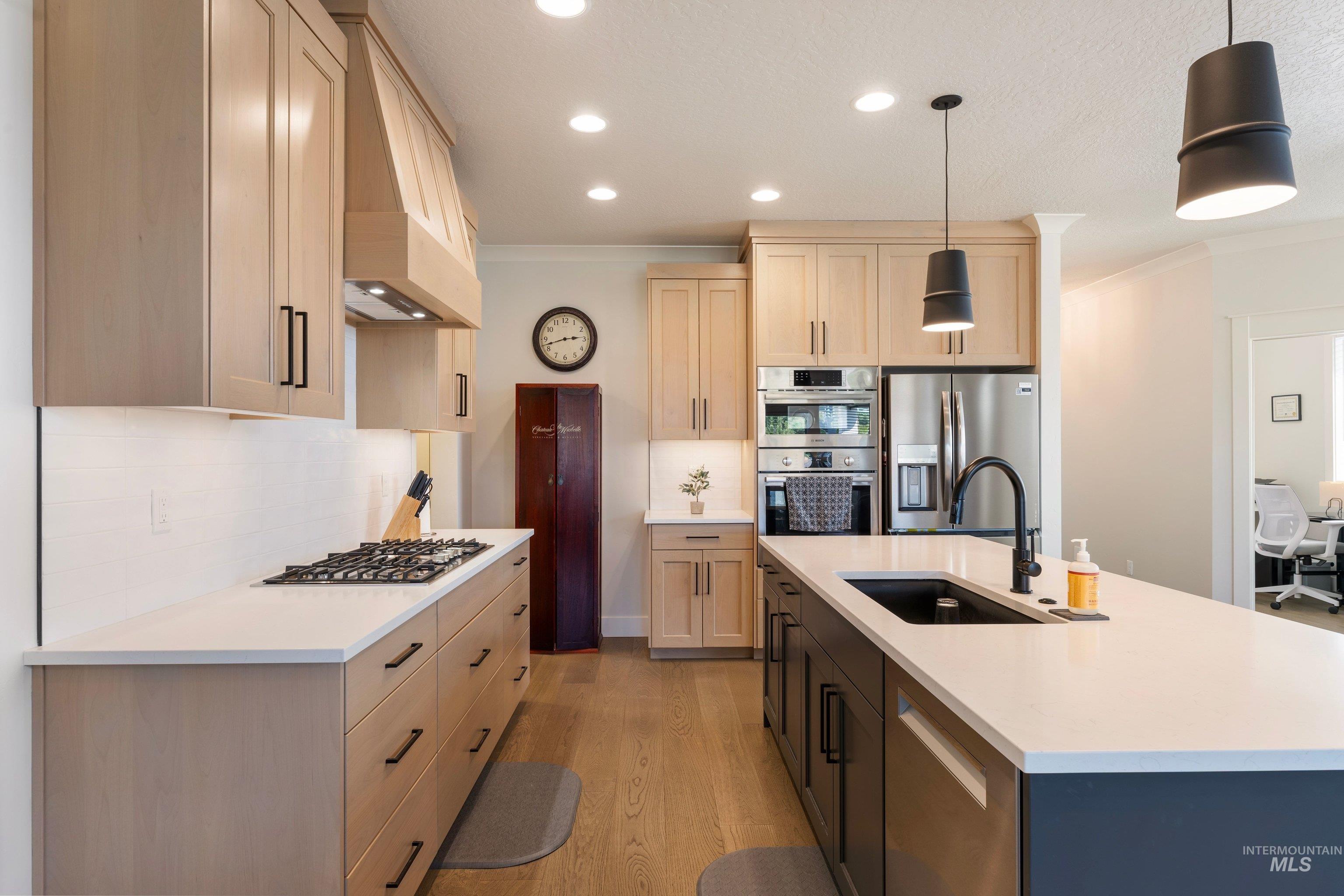6874 W Los Flores Drive, Meridian, Idaho 83646, 3 Bedrooms, 2.5 Bathrooms, Residential For Sale, Price $710,000,MLS 99002564
