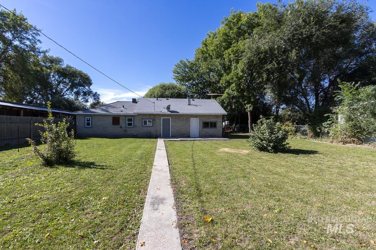 609 E Freeport, Caldwell, Idaho 83605, 2 Bedrooms, 1 Bathroom, Residential For Sale, Price $296,900,MLS 99002566