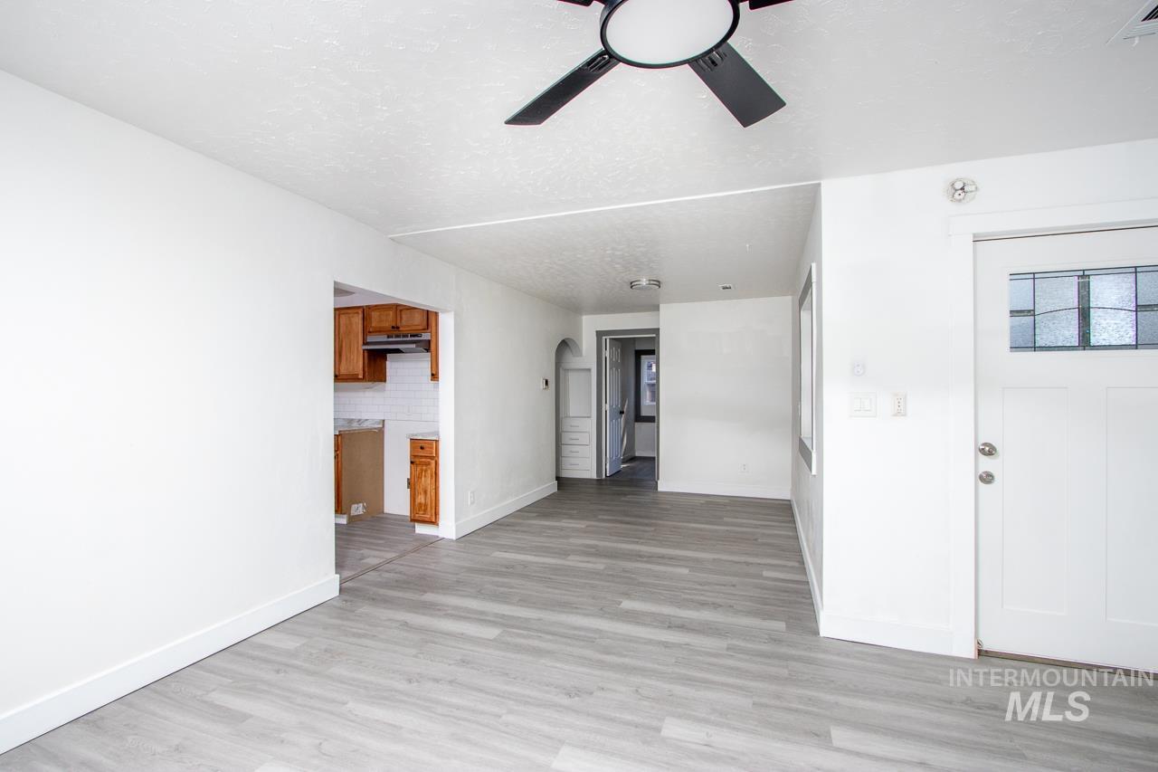 609 E Freeport, Caldwell, Idaho 83605, 2 Bedrooms, 1 Bathroom, Residential For Sale, Price $296,900,MLS 99002566