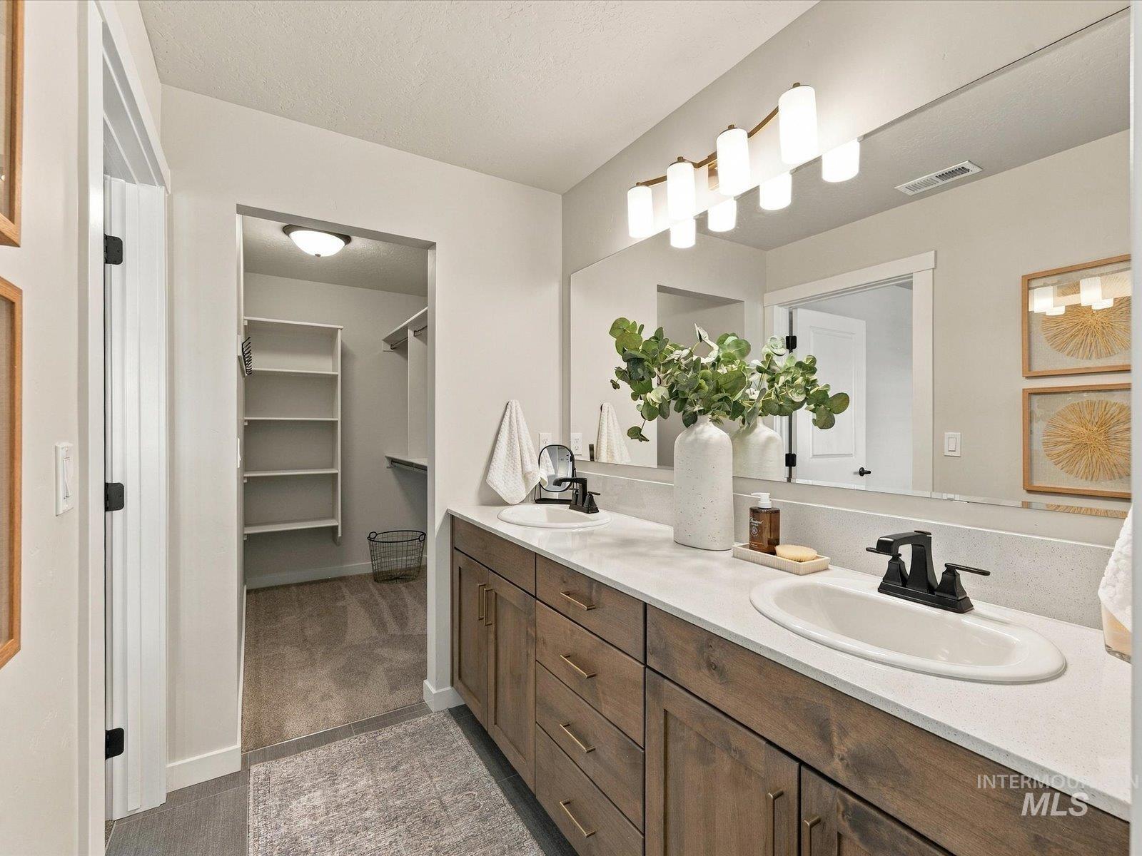 1553 W Homestake St., Meridian, Idaho 83646, 3 Bedrooms, 2.5 Bathrooms, Residential For Sale, Price $459,900,MLS 99002570