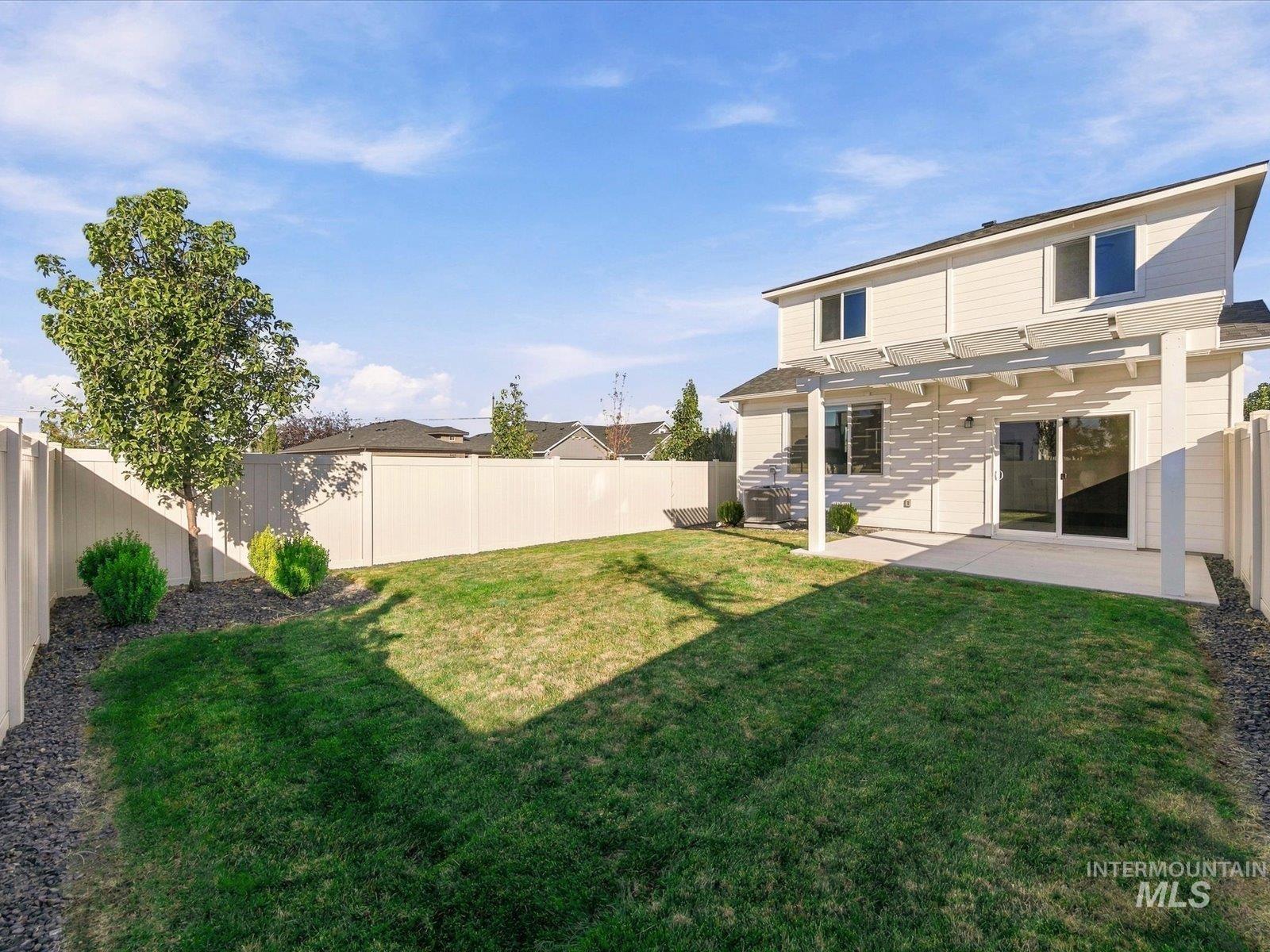 1553 W Homestake St., Meridian, Idaho 83646, 3 Bedrooms, 2.5 Bathrooms, Residential For Sale, Price $459,900,MLS 99002570
