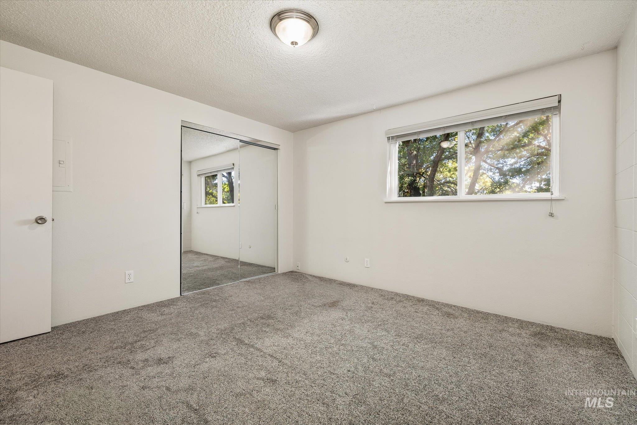 968 S Curtis Rd, Boise, Idaho 83705, 2 Bedrooms, 1.5 Bathrooms, Residential For Sale, Price $265,000,MLS 99002571