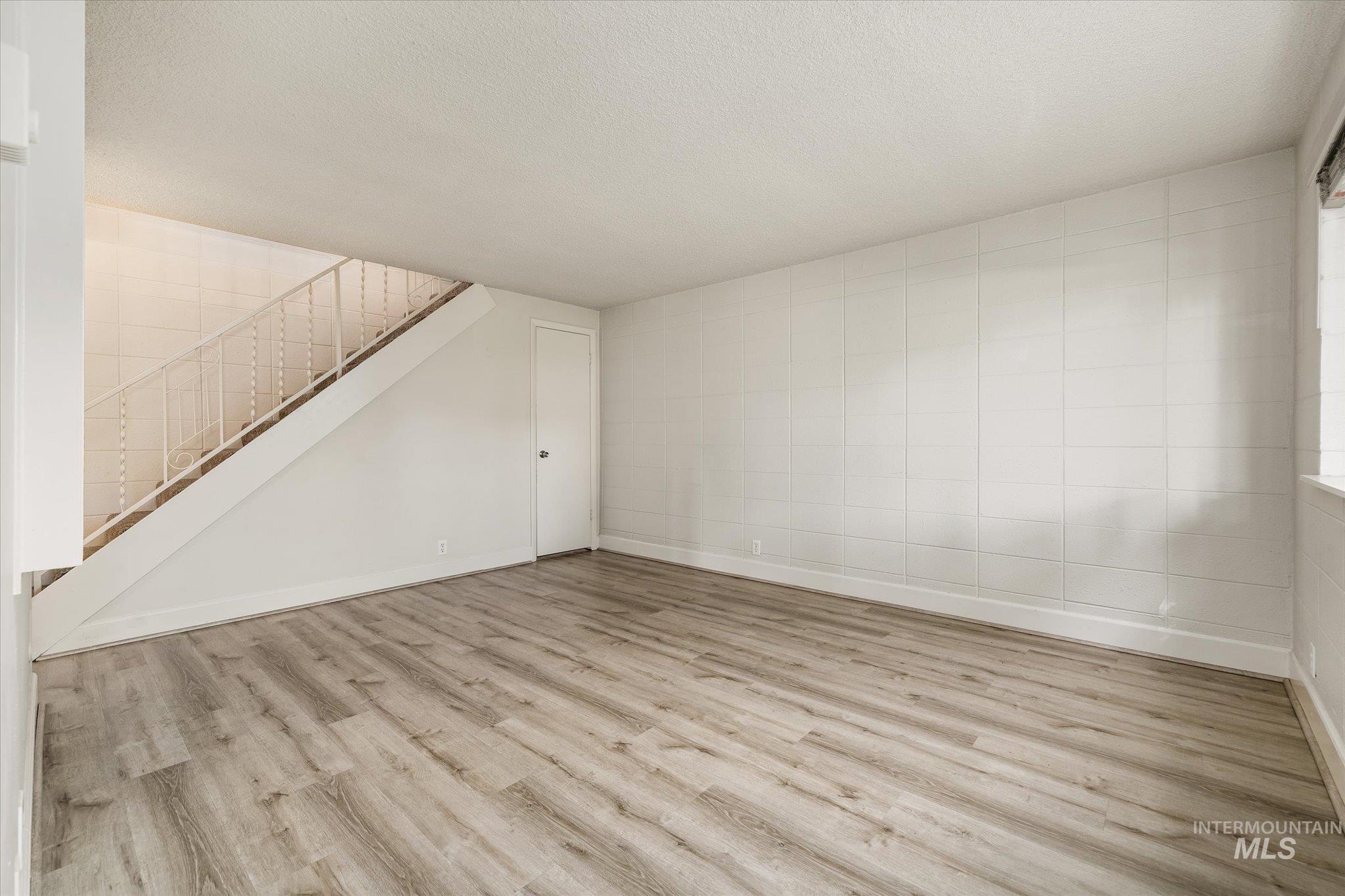 968 S Curtis Rd, Boise, Idaho 83705, 2 Bedrooms, 1.5 Bathrooms, Residential For Sale, Price $265,000,MLS 99002571