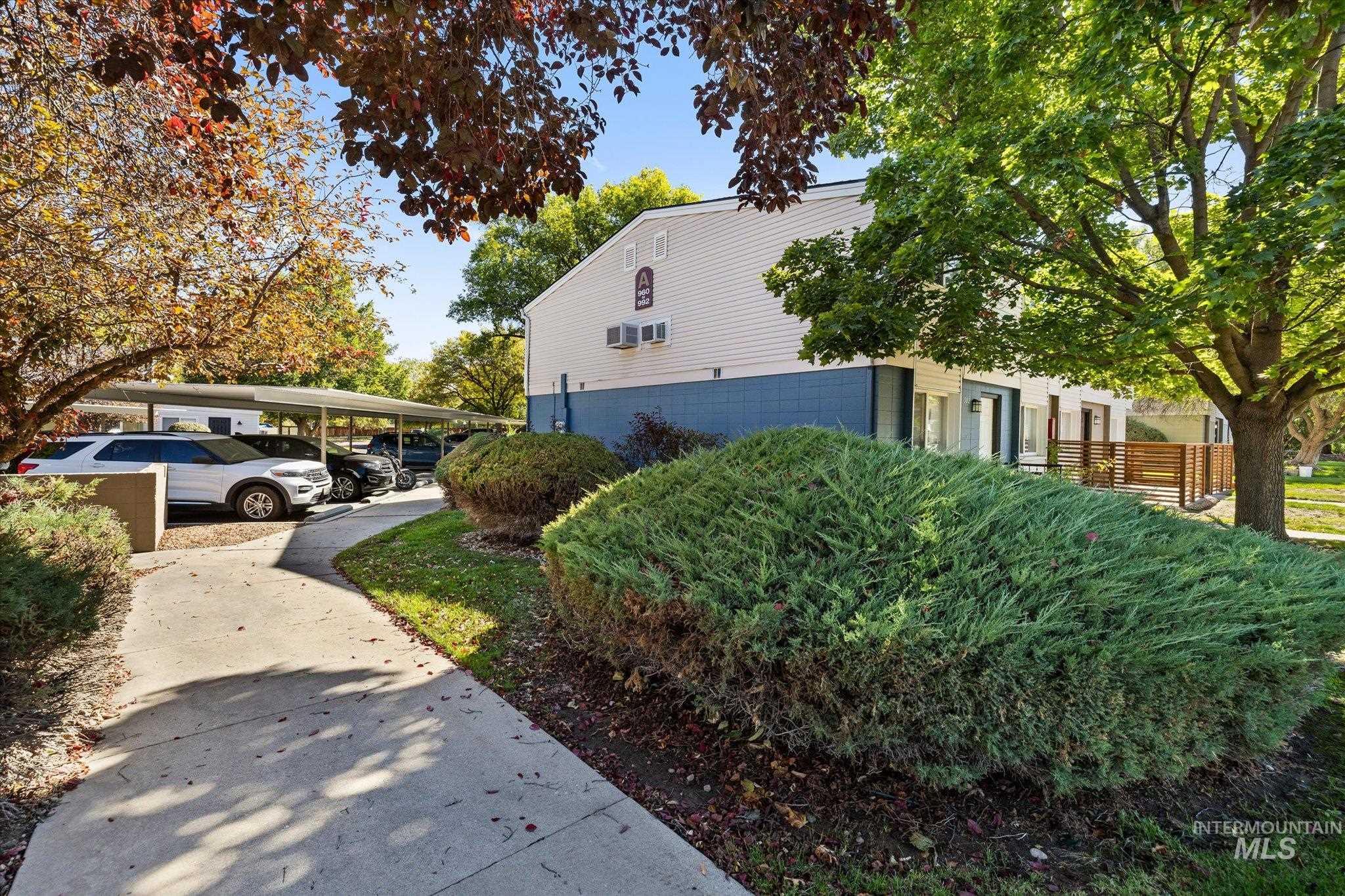 968 S Curtis Rd, Boise, Idaho 83705, 2 Bedrooms, 1.5 Bathrooms, Residential For Sale, Price $265,000,MLS 99002571