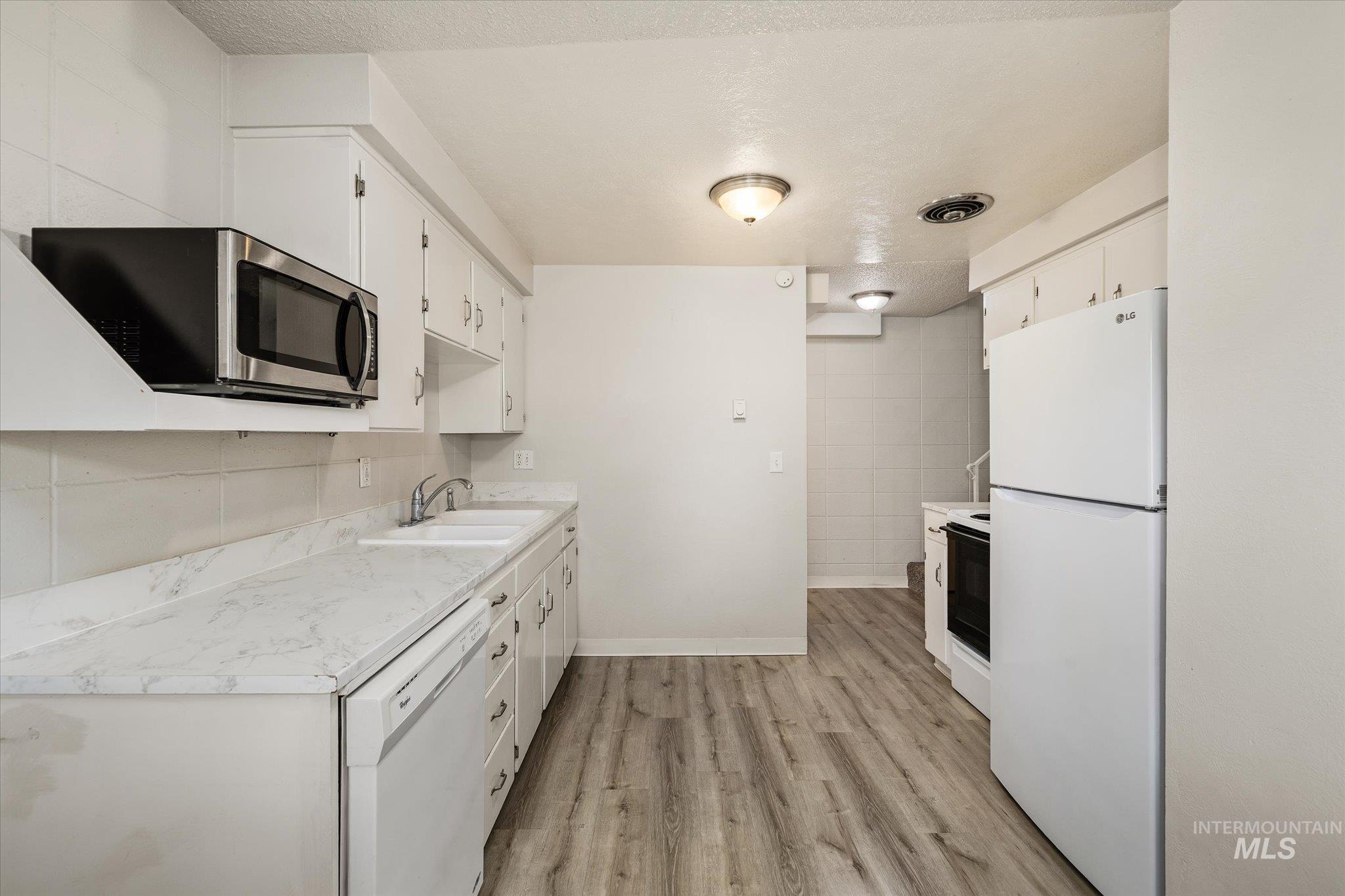 968 S Curtis Rd, Boise, Idaho 83705, 2 Bedrooms, 1.5 Bathrooms, Residential For Sale, Price $265,000,MLS 99002571