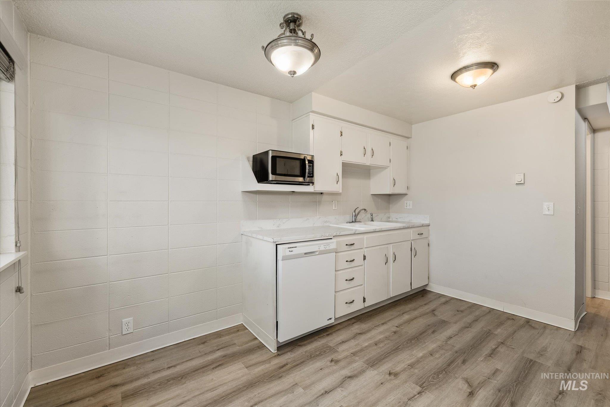 968 S Curtis Rd, Boise, Idaho 83705, 2 Bedrooms, 1.5 Bathrooms, Residential For Sale, Price $265,000,MLS 99002571