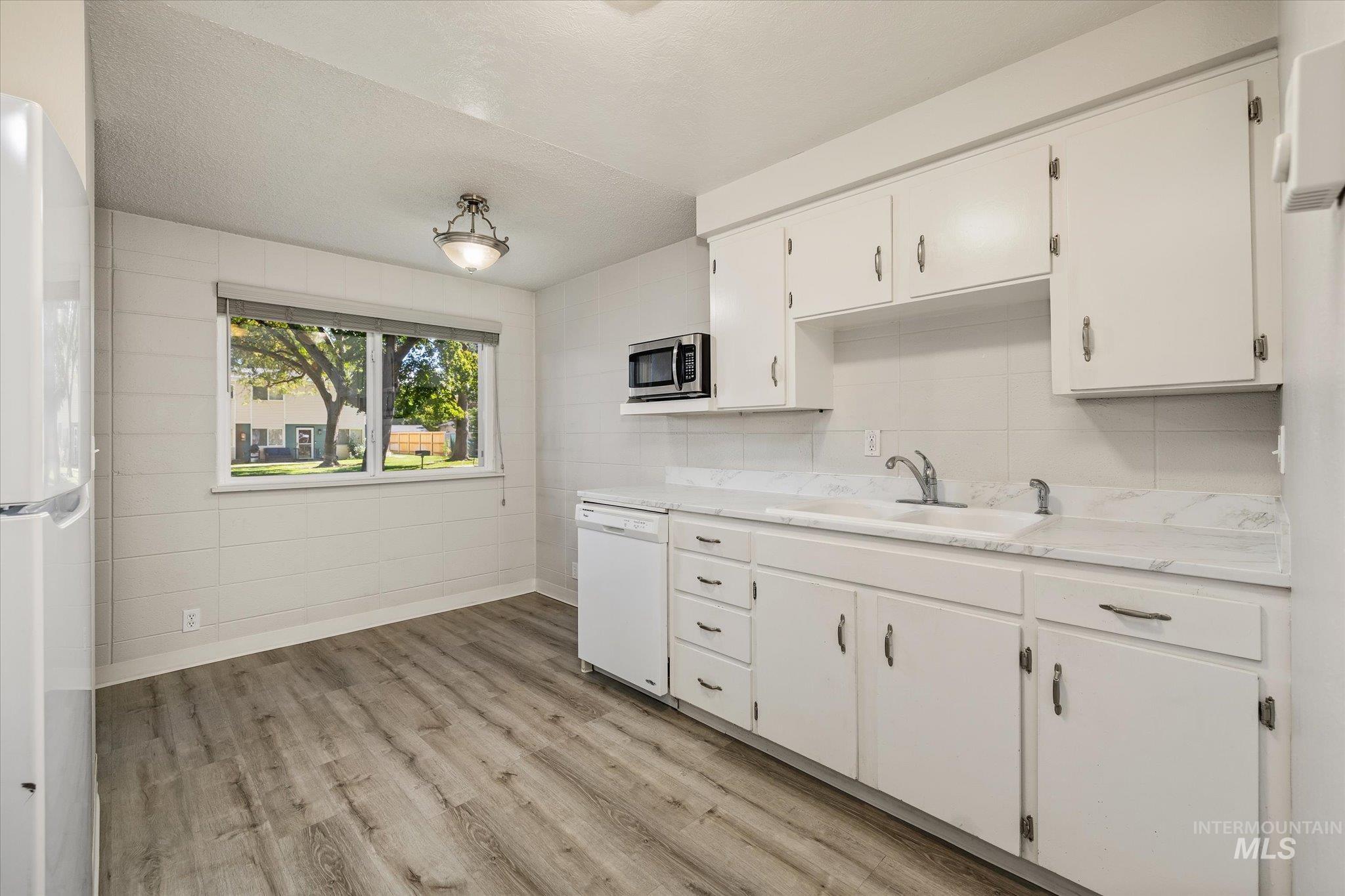 968 S Curtis Rd, Boise, Idaho 83705, 2 Bedrooms, 1.5 Bathrooms, Residential For Sale, Price $265,000,MLS 99002571
