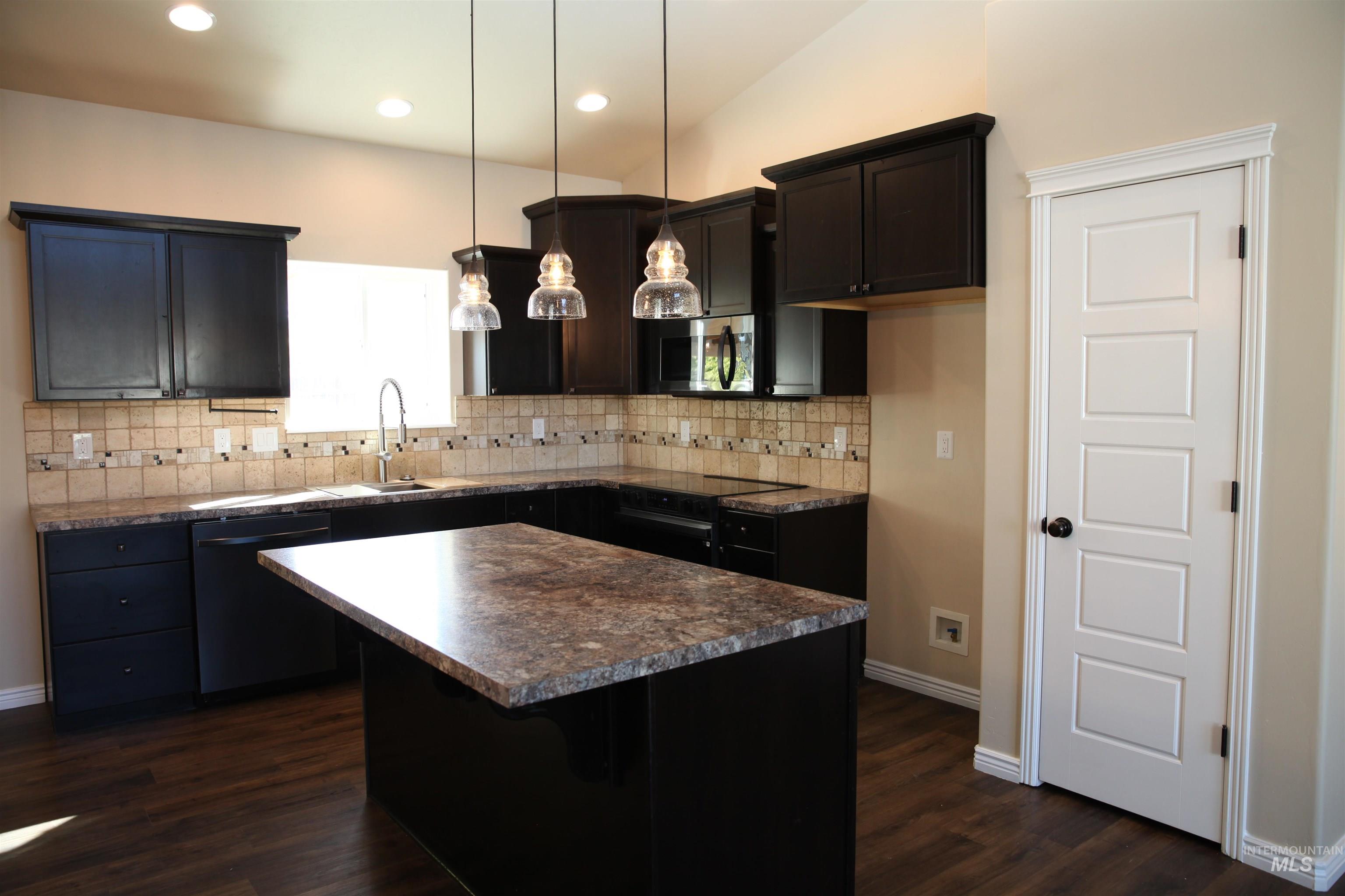 311 Cayuse Creek Dr., Kimberly, Idaho 83341, 4 Bedrooms, 2 Bathrooms, Residential For Sale, Price $379,900, 99002572