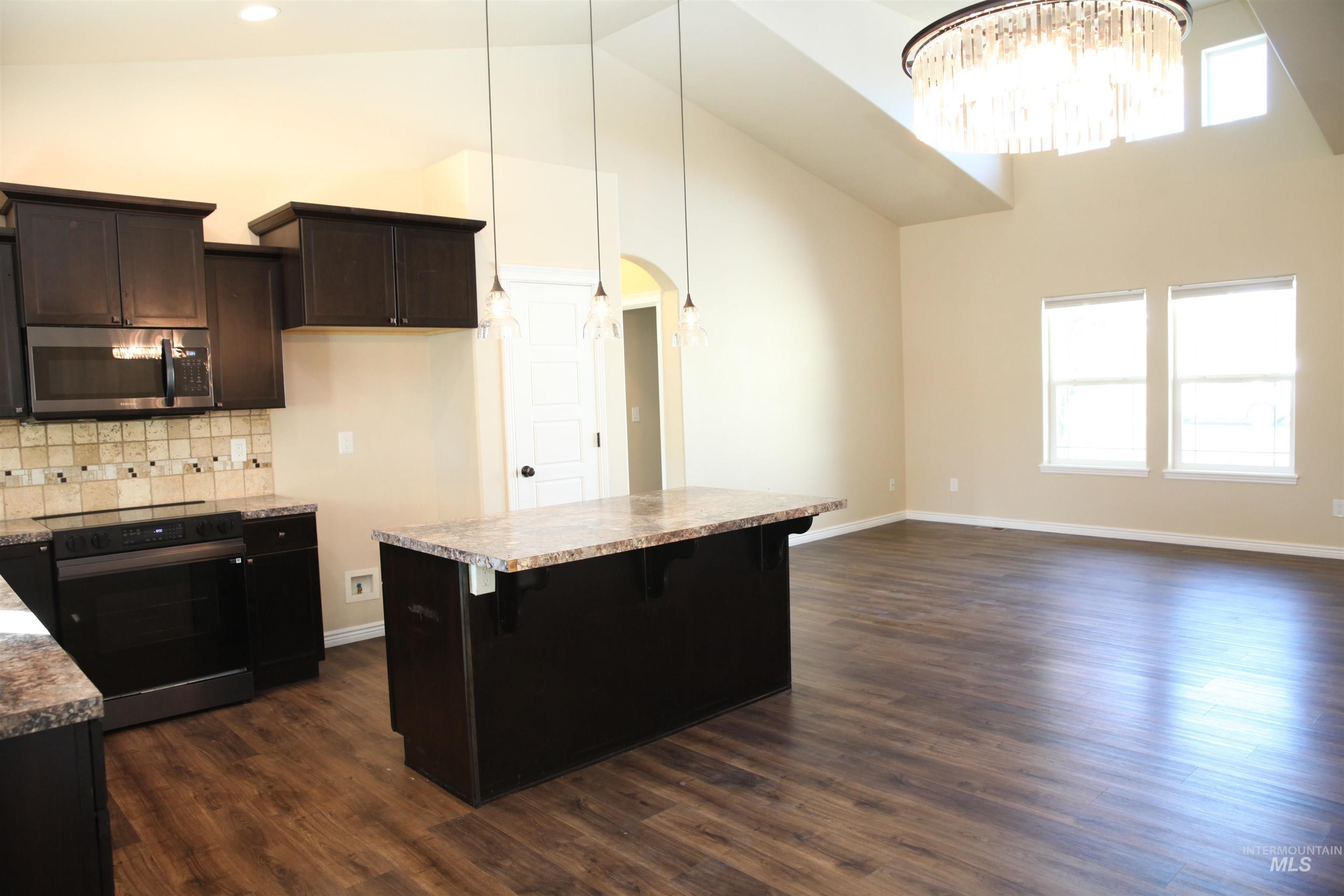 311 Cayuse Creek Dr., Kimberly, Idaho 83341, 4 Bedrooms, 2 Bathrooms, Residential For Sale, Price $379,900, 99002572