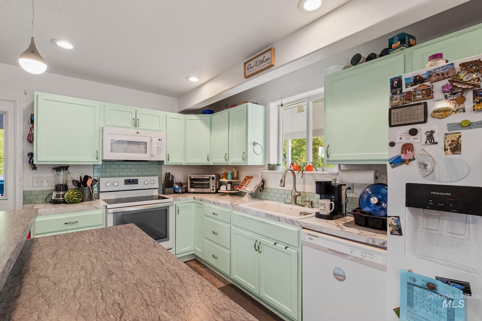 905 Fountain Street, Colton, Washington 99113, 4 Bedrooms, 2.5 Bathrooms, Residential For Sale, Price $465,000,MLS 99002577