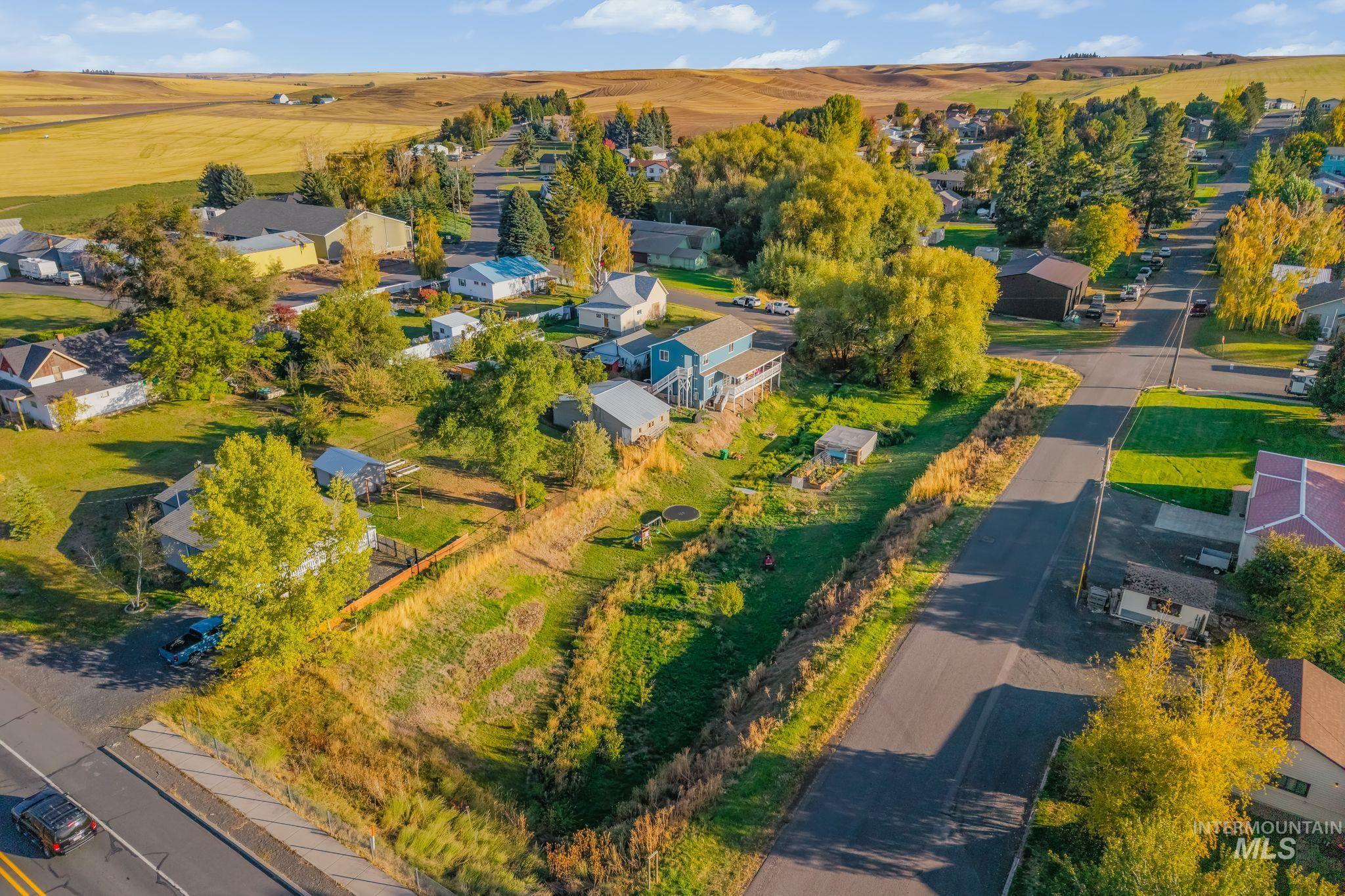 905 Fountain Street, Colton, Washington 99113, 4 Bedrooms, 2.5 Bathrooms, Residential For Sale, Price $465,000,MLS 99002577