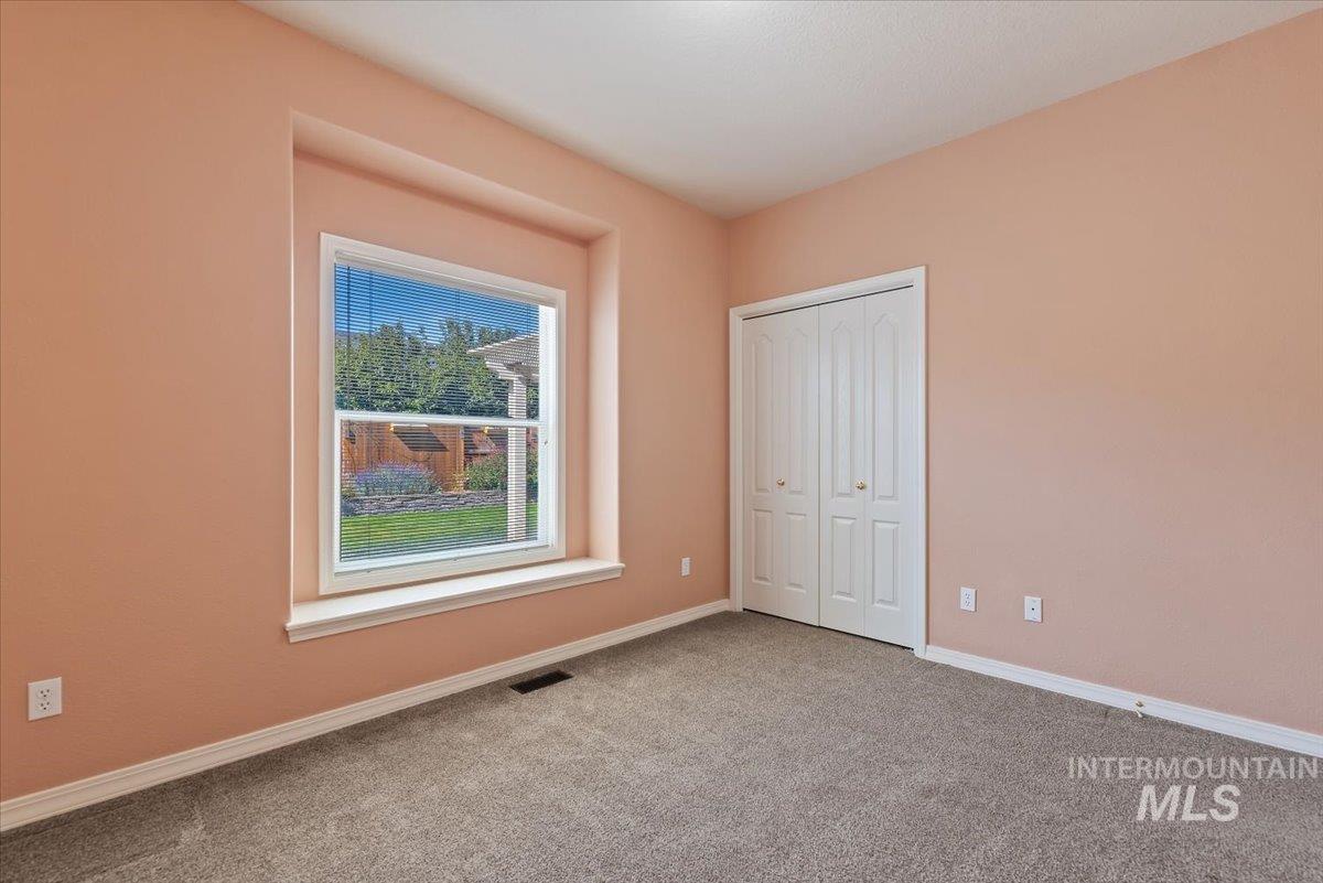 2083 S Trapper Cove Ave, Boise, Idaho 83709, 5 Bedrooms, 3 Bathrooms, Residential For Sale, Price $749,000, 99002578