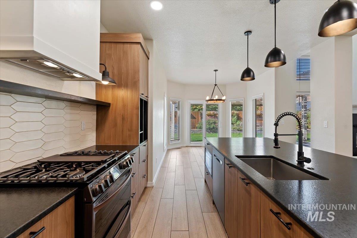 2083 S Trapper Cove Ave, Boise, Idaho 83709, 5 Bedrooms, 3 Bathrooms, Residential For Sale, Price $749,000, 99002578