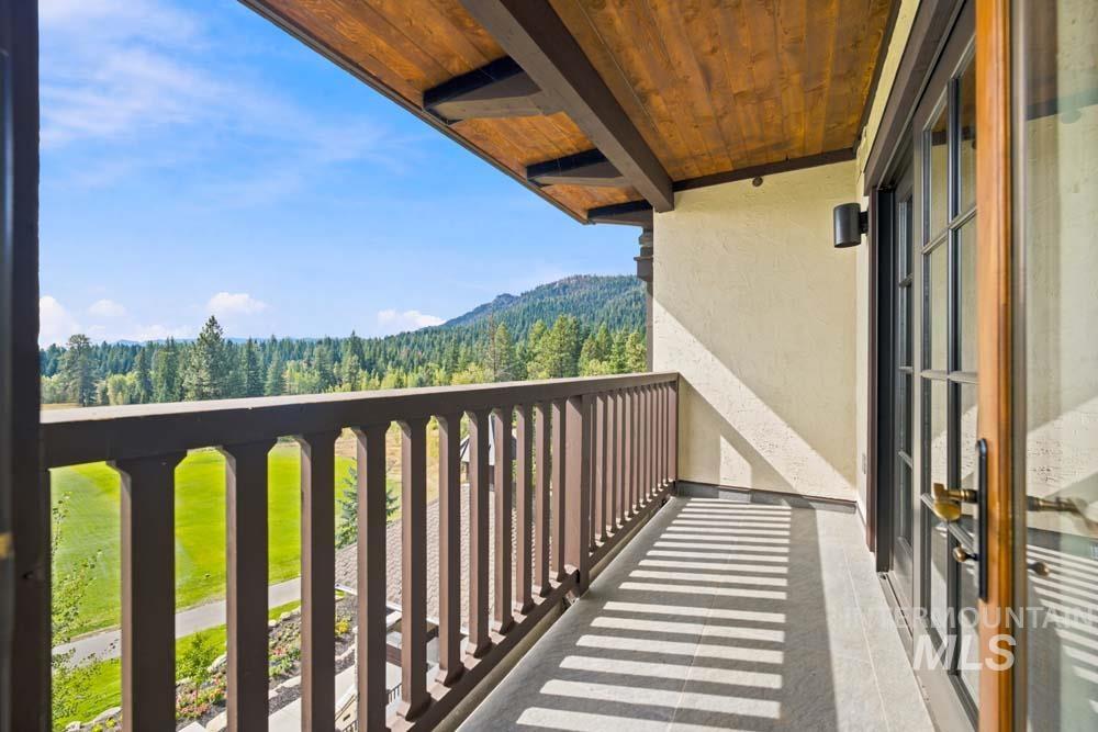 75 Arling Center Ct, Donnelly, Idaho 83615, 2 Bedrooms, 1 Bathroom, Residential For Sale, Price $949,900,MLS 99002580