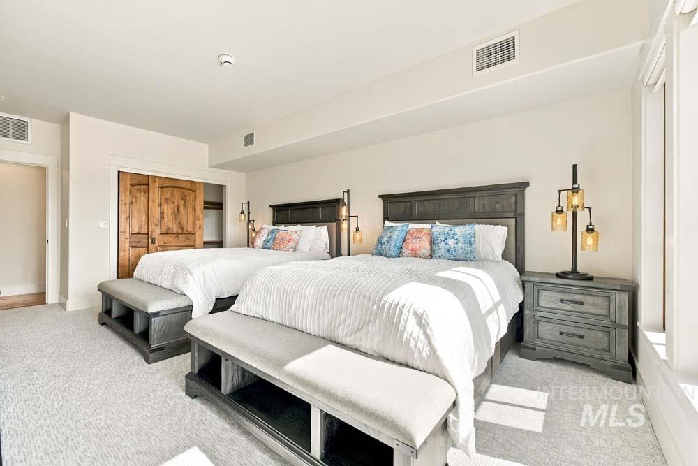 75 Arling Center Ct, Donnelly, Idaho 83615, 2 Bedrooms, 1 Bathroom, Residential For Sale, Price $949,900,MLS 99002580