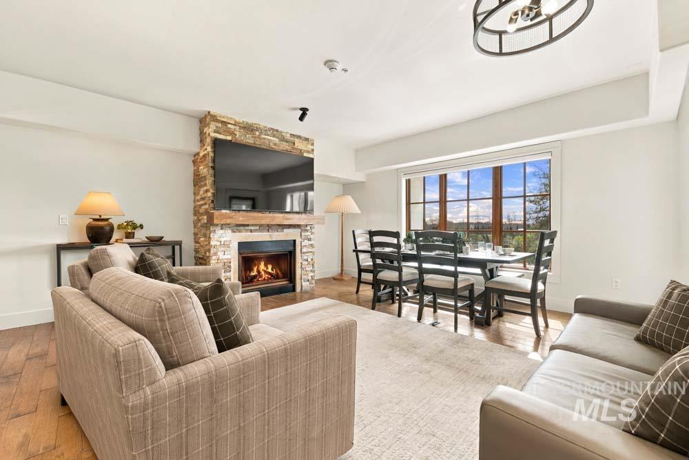 75 Arling Center Ct, Donnelly, Idaho 83615, 2 Bedrooms, 1 Bathroom, Residential For Sale, Price $949,900,MLS 99002580