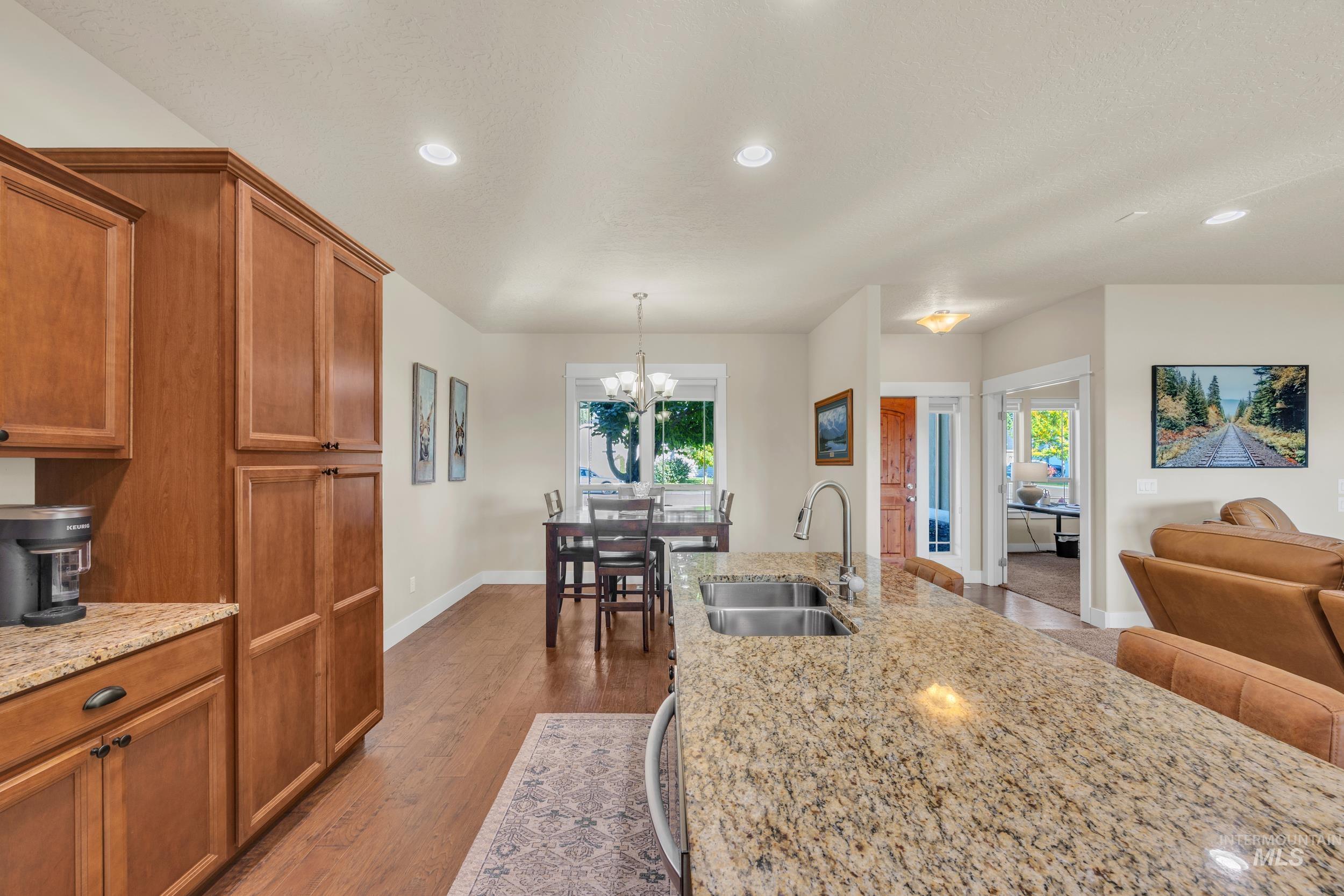 367 N Magnolia Pl, Middleton, Idaho 83644, 3 Bedrooms, 2.5 Bathrooms, Residential For Sale, Price $473,000,MLS 99002581