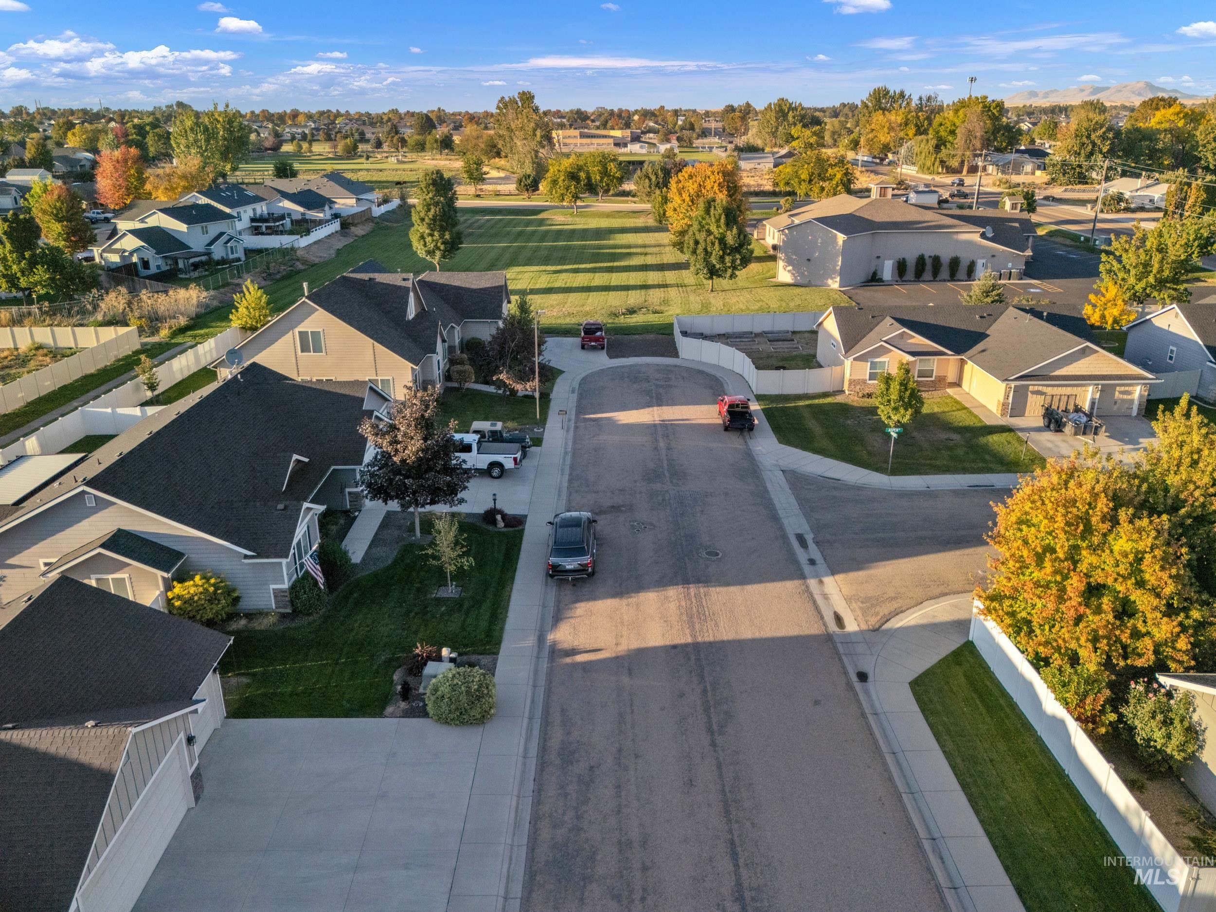 367 N Magnolia Pl, Middleton, Idaho 83644, 3 Bedrooms, 2.5 Bathrooms, Residential For Sale, Price $473,000,MLS 99002581