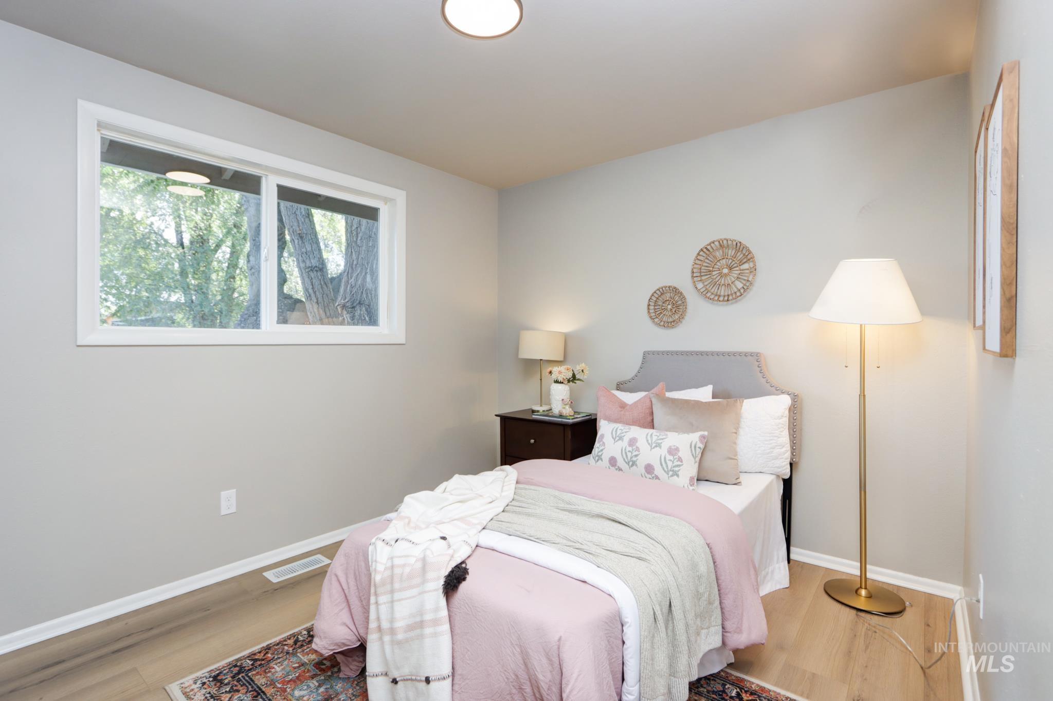 3215 W Alpine Street, Boise, Idaho 83705, 3 Bedrooms, 1 Bathroom, Residential For Sale, Price $469,900, 99002582