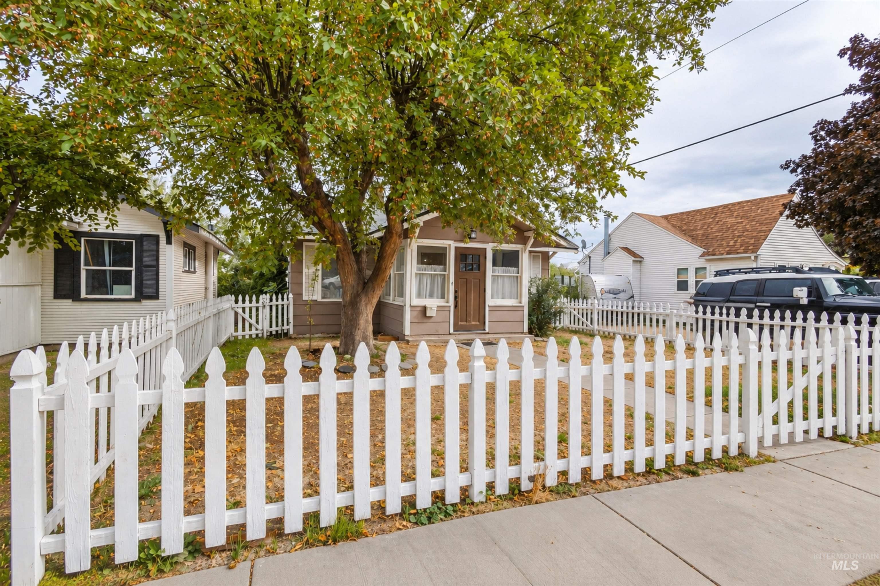 1710 1st St S, Nampa, Idaho 83651, 2 Bedrooms, 1 Bathroom, Residential For Sale, Price $280,000,MLS 99002586