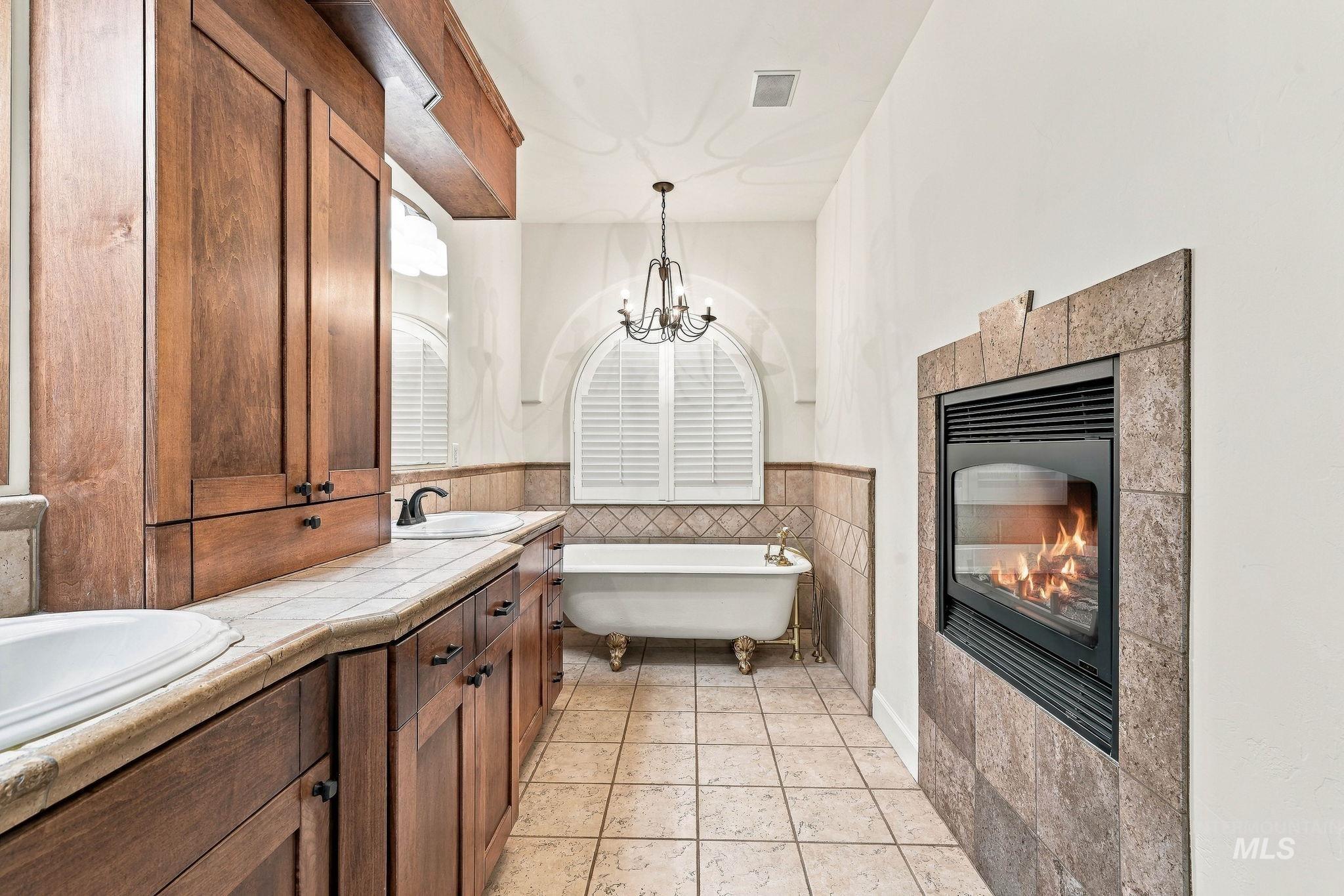 1179 S Arbor Island Pl, Eagle, Idaho 83616, 4 Bedrooms, 2.5 Bathrooms, Residential For Sale, Price $995,000,MLS 99002588