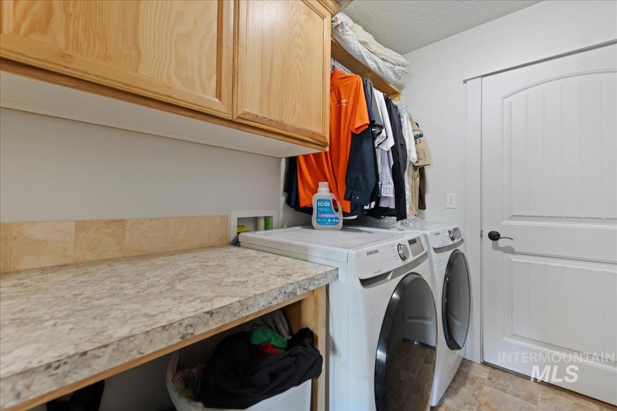 1064 Homestead, Emmett, Idaho 83617, 3 Bedrooms, 2 Bathrooms, Residential For Sale, Price $400,000,MLS 99002589