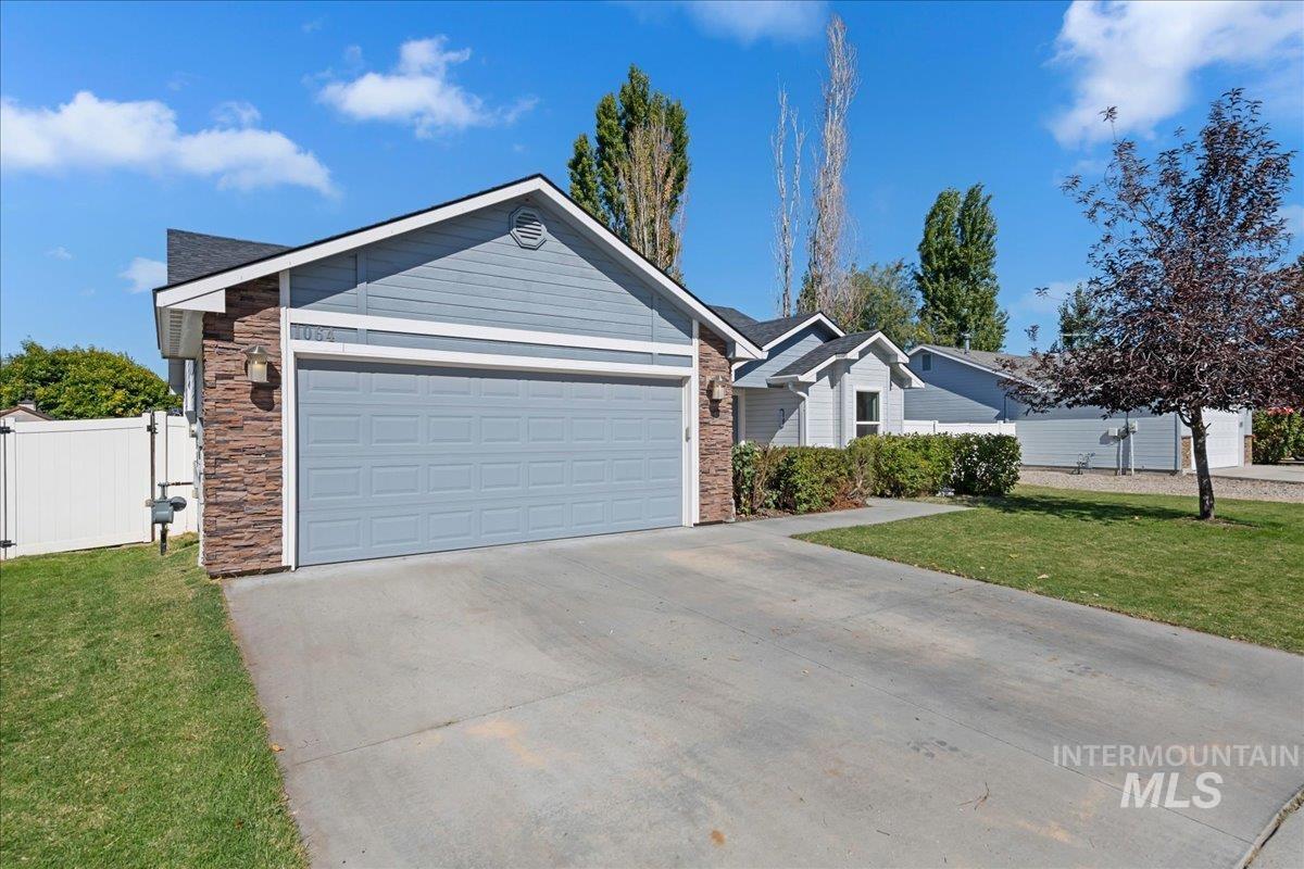 1064 Homestead, Emmett, Idaho 83617, 3 Bedrooms, 2 Bathrooms, Residential For Sale, Price $400,000,MLS 99002589