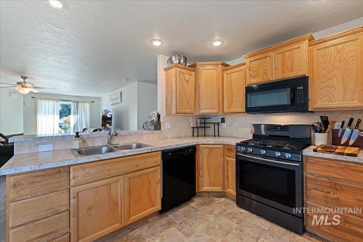 1064 Homestead, Emmett, Idaho 83617, 3 Bedrooms, 2 Bathrooms, Residential For Sale, Price $400,000,MLS 99002589