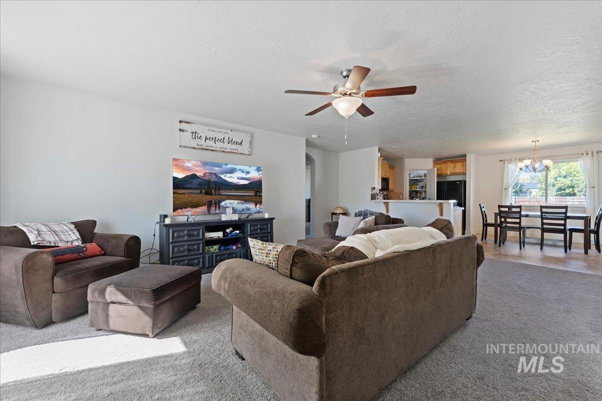 1064 Homestead, Emmett, Idaho 83617, 3 Bedrooms, 2 Bathrooms, Residential For Sale, Price $400,000,MLS 99002589